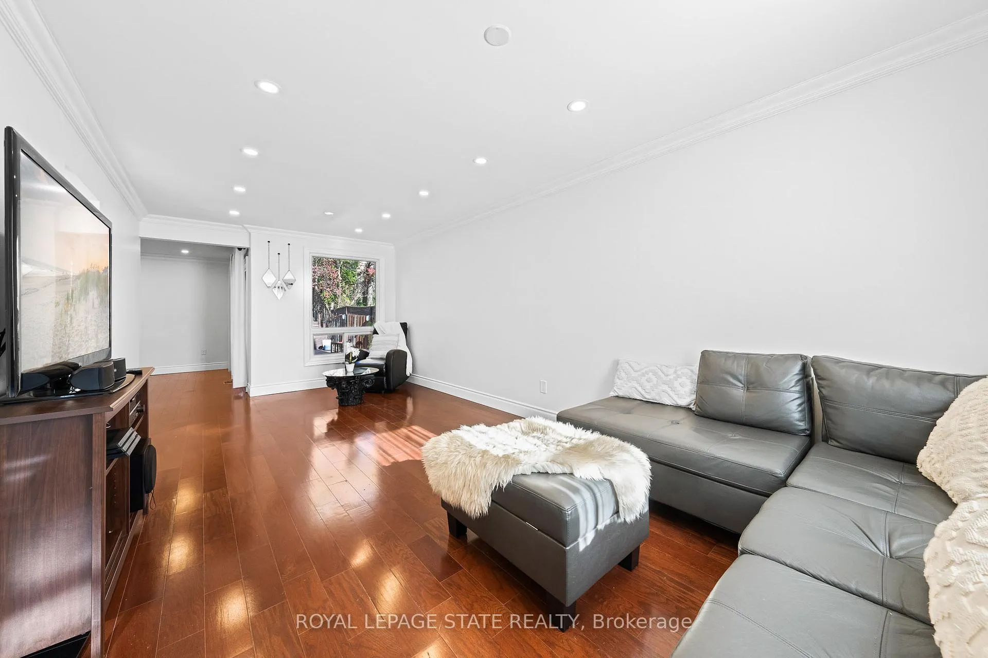 Photo 12 of 46 Novoco Drive, Hamilton, Gurnett — HOMEH