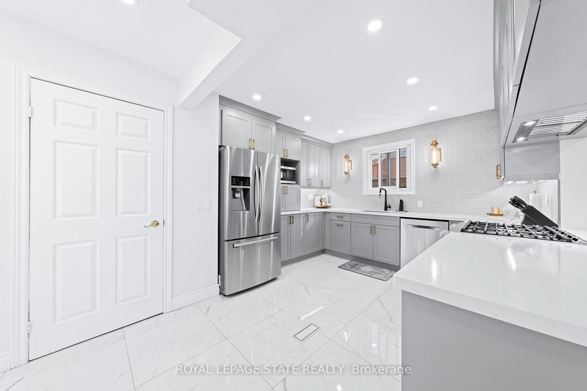 Photo 22 of 46 Novoco Drive, Hamilton, Gurnett — HOMEH