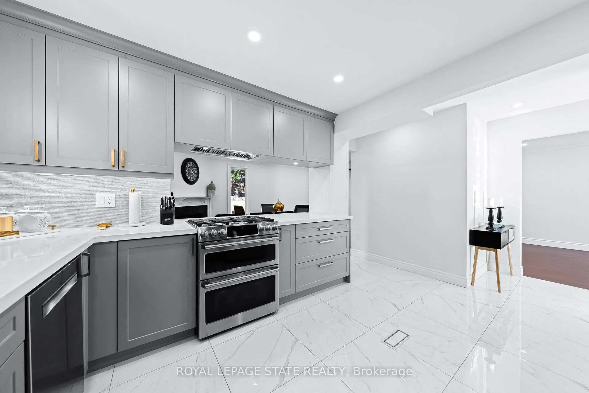 Photo 24 of 46 Novoco Drive, Hamilton, Gurnett — HOMEH