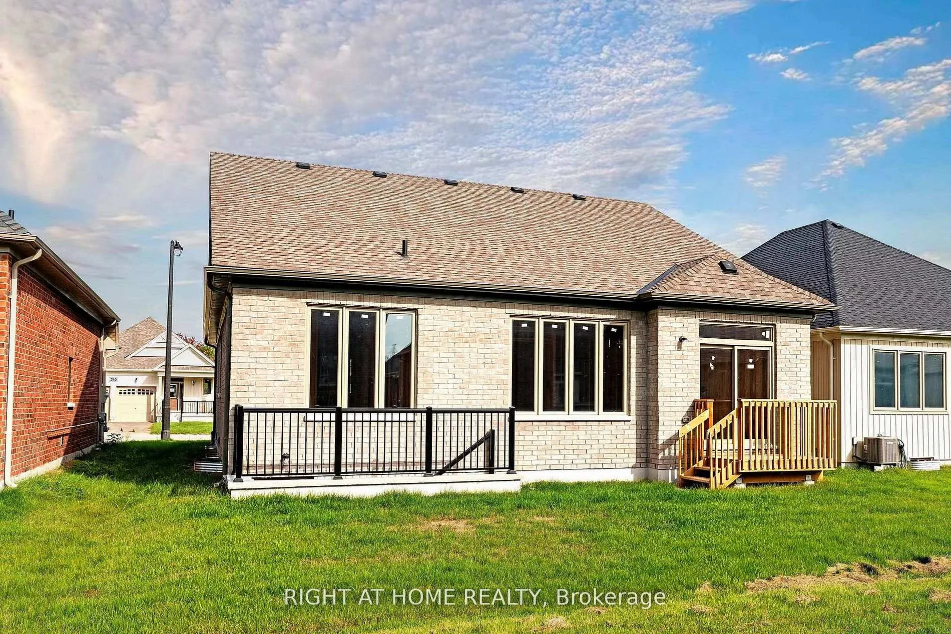 Photo 8 of 241 Wilcox Drive, Clearview, Stayner — HOMEH