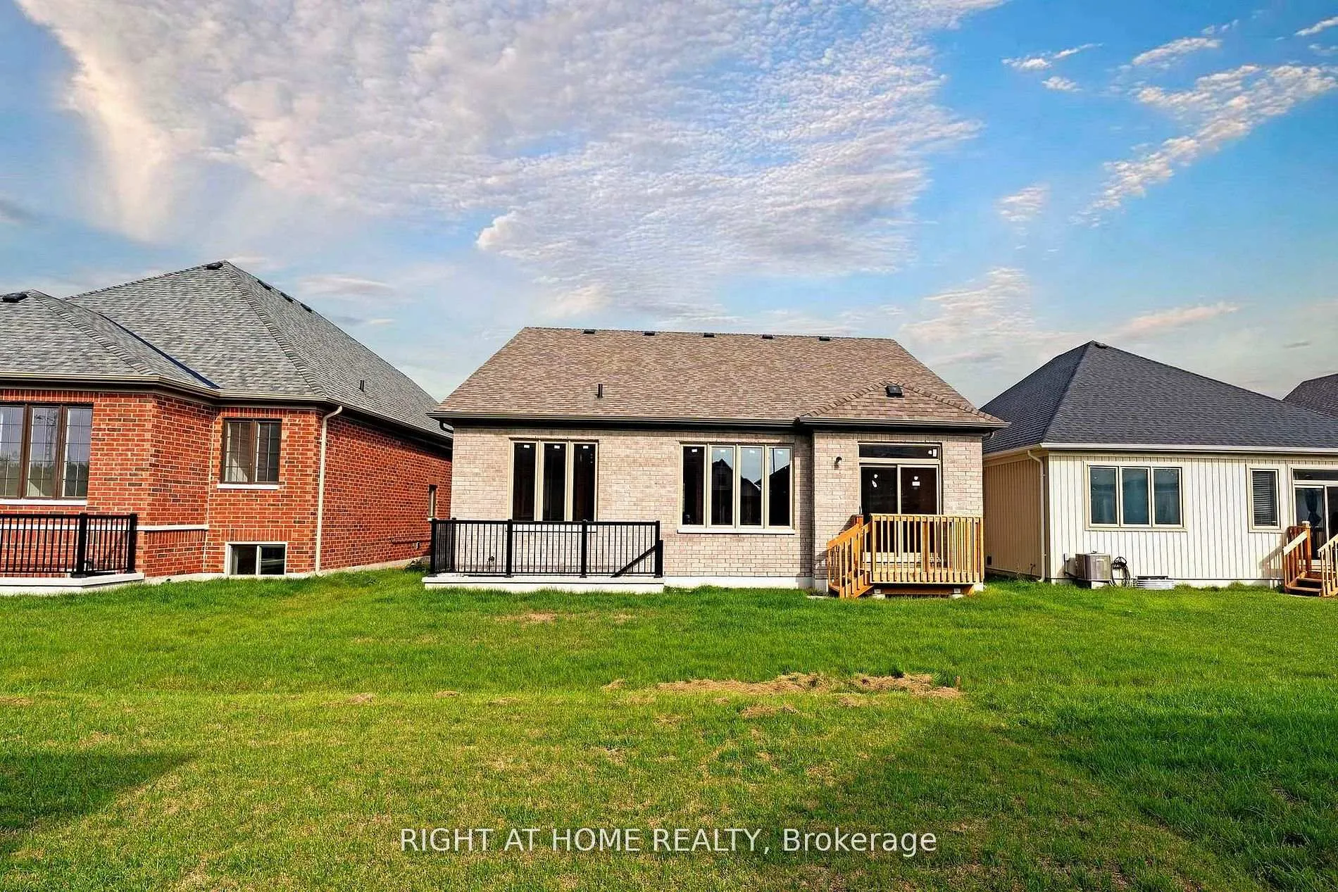 Photo 9 of 241 Wilcox Drive, Clearview, Stayner — HOMEH