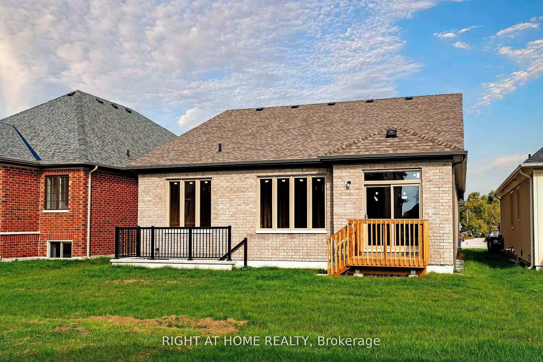 Photo 12 of 241 Wilcox Drive, Clearview, Stayner — HOMEH