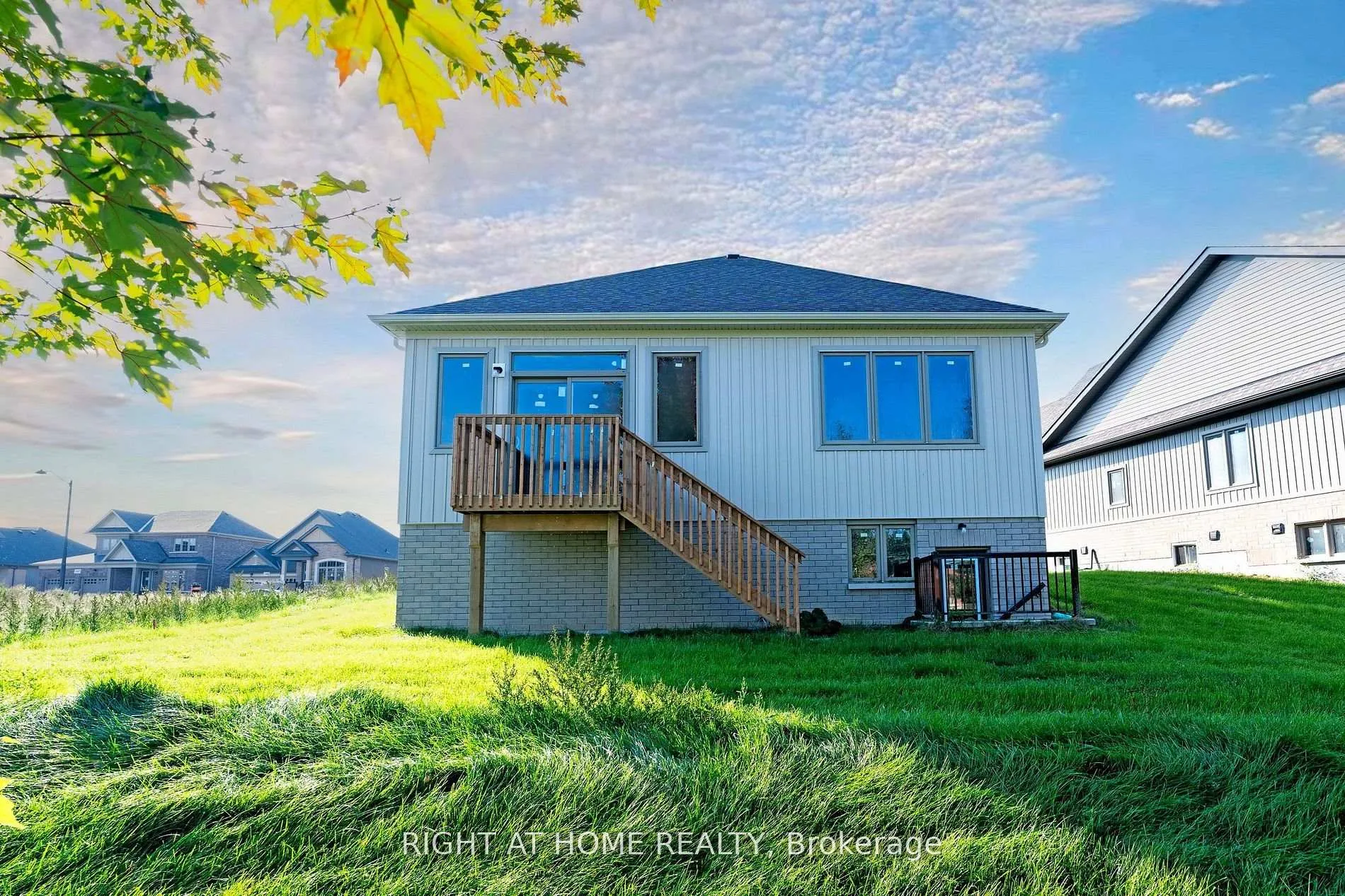 Photo 7 of 240 Wilcox Drive, Clearview, Stayner — HOMEH