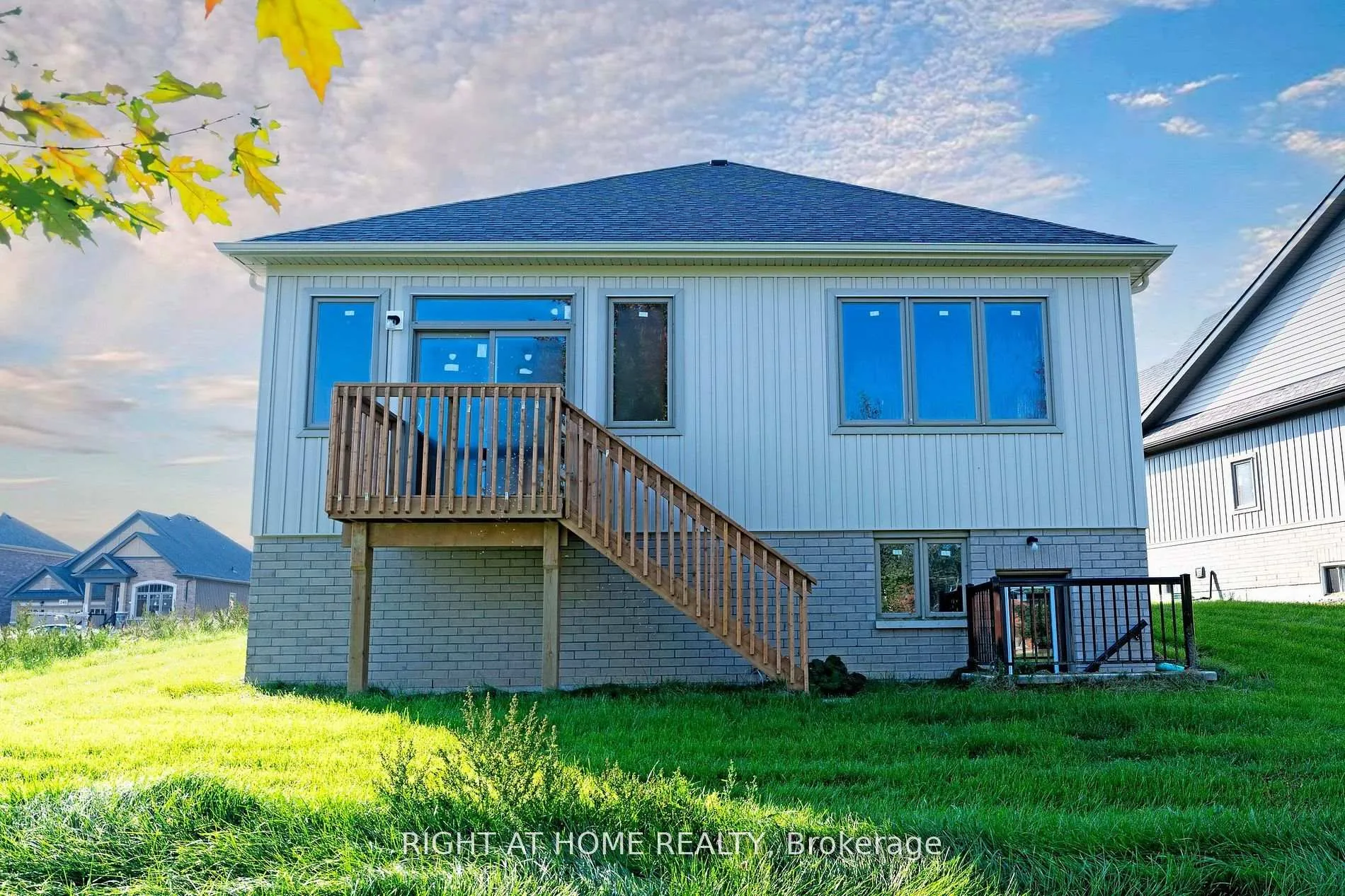 Photo 10 of 240 Wilcox Drive, Clearview, Stayner — HOMEH