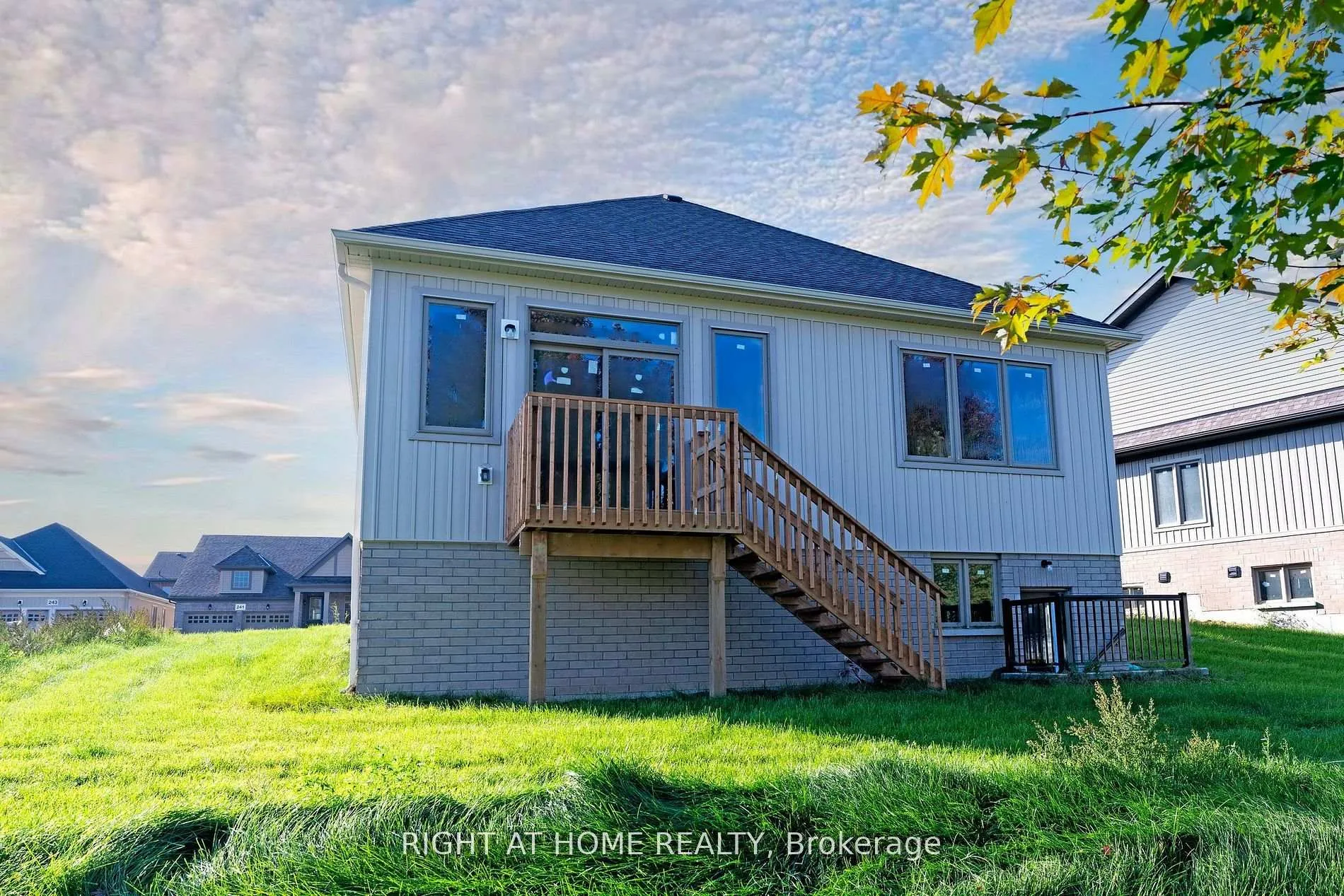 Photo 11 of 240 Wilcox Drive, Clearview, Stayner — HOMEH
