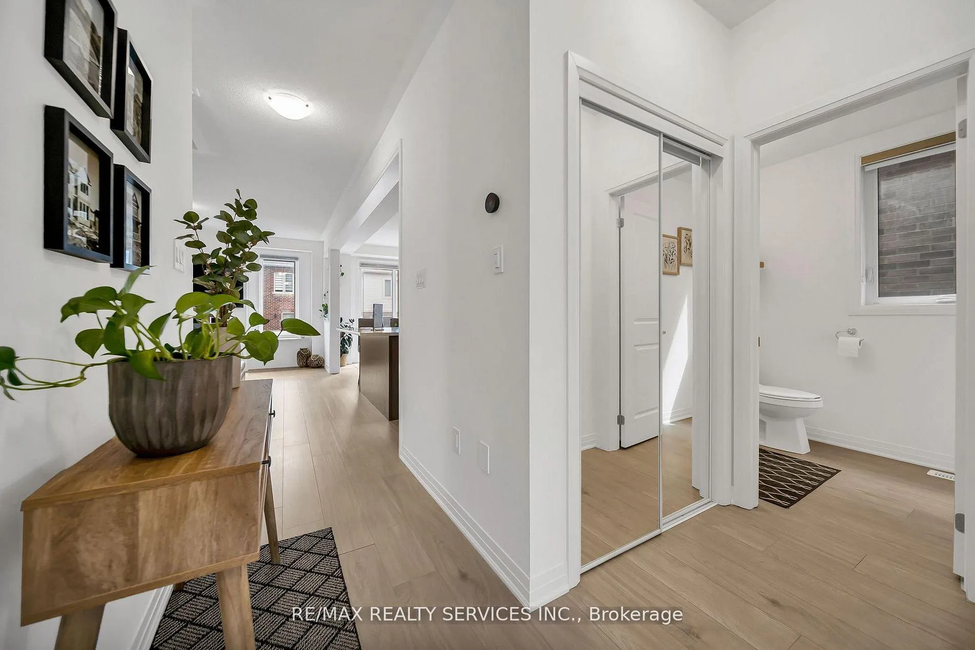Photo 5 of 104 Sagewood Avenue, Barrie, Rural Barrie Southeast — HOMEH