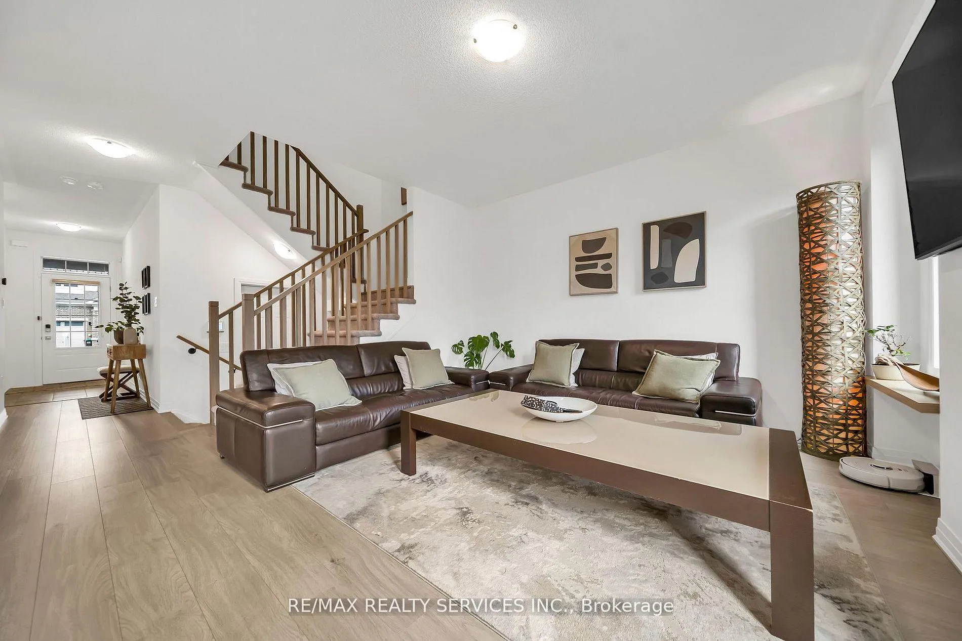Photo 8 of 104 Sagewood Avenue, Barrie, Rural Barrie Southeast — HOMEH