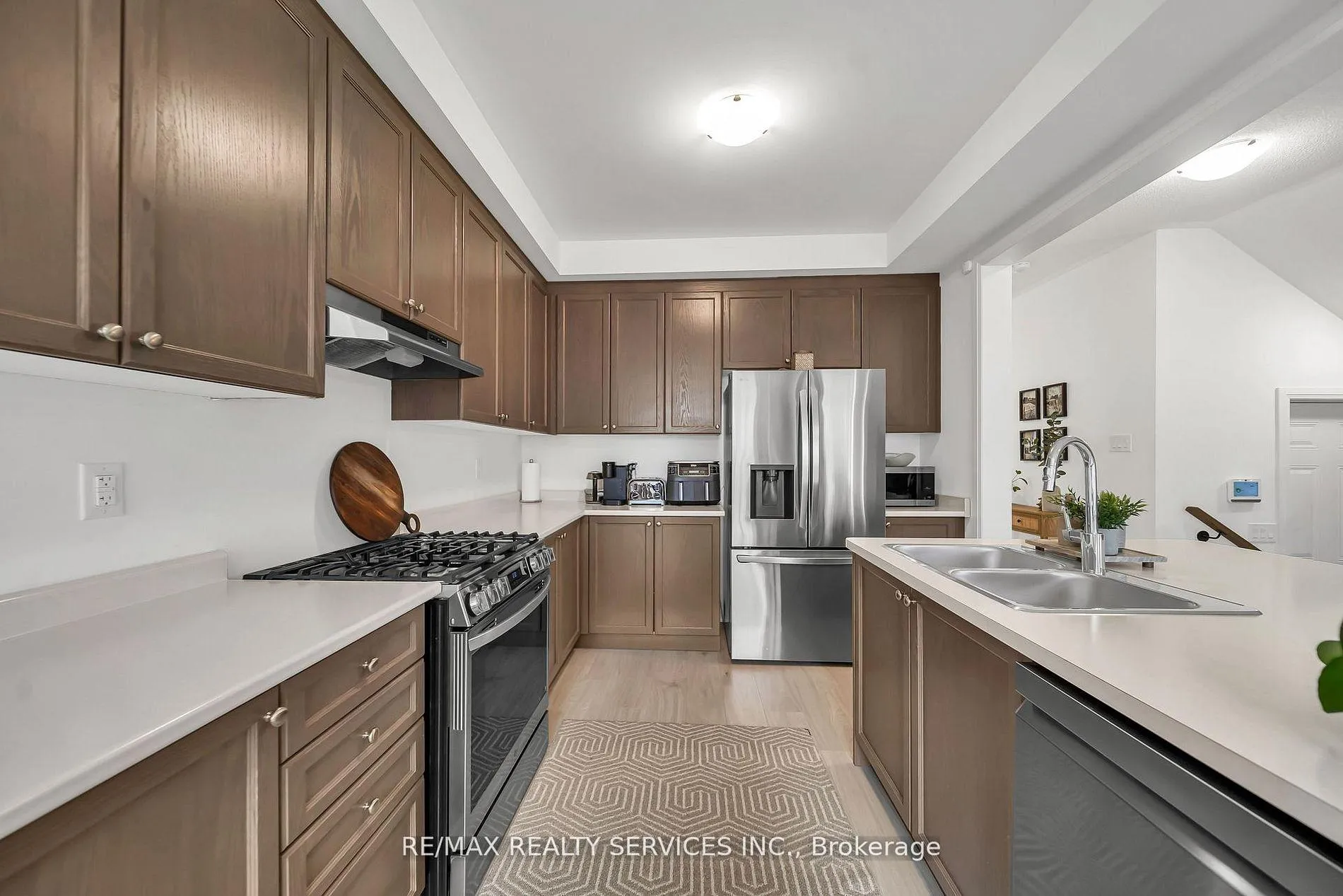 Photo 14 of 104 Sagewood Avenue, Barrie, Rural Barrie Southeast — HOMEH