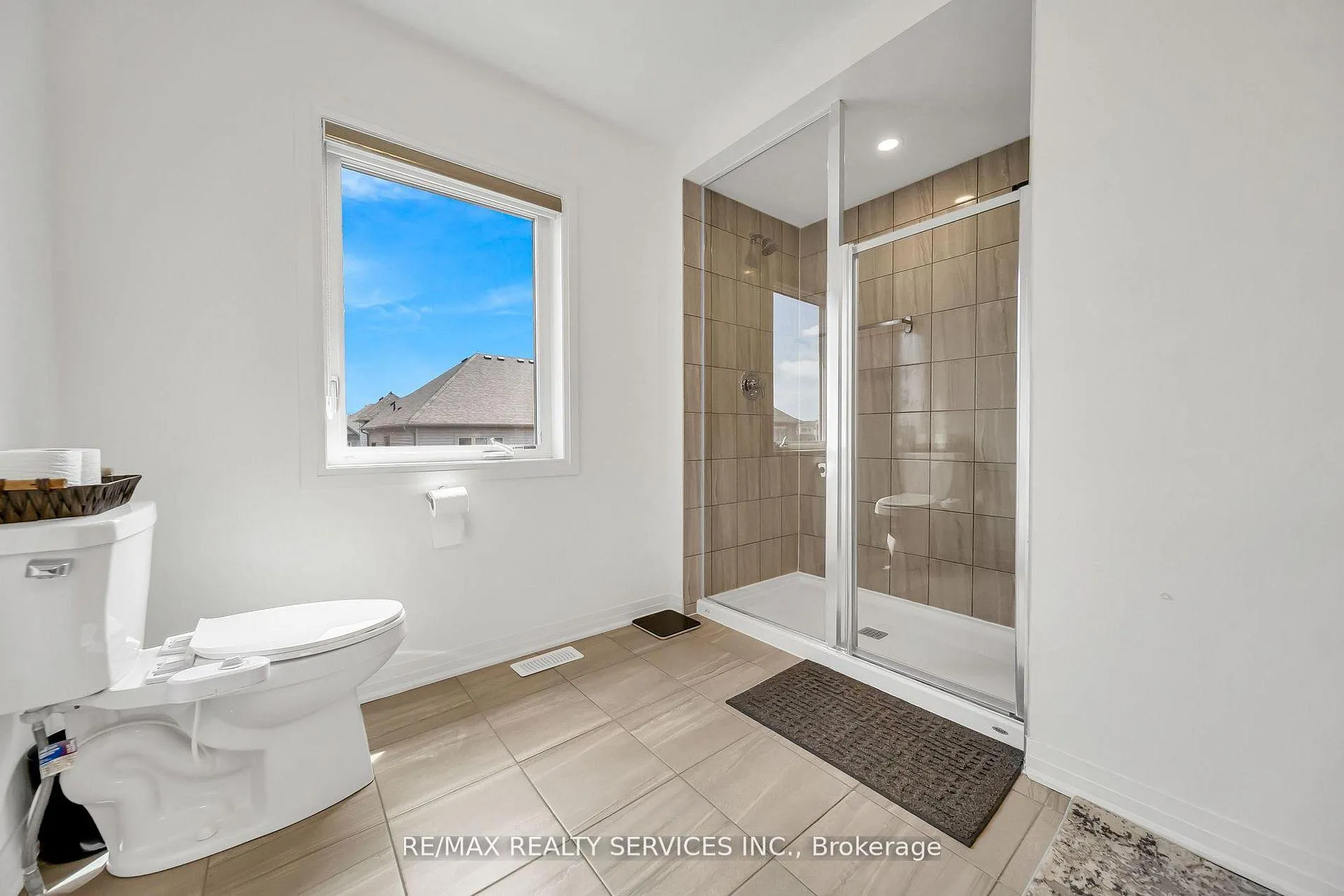 Photo 21 of 104 Sagewood Avenue, Barrie, Rural Barrie Southeast — HOMEH