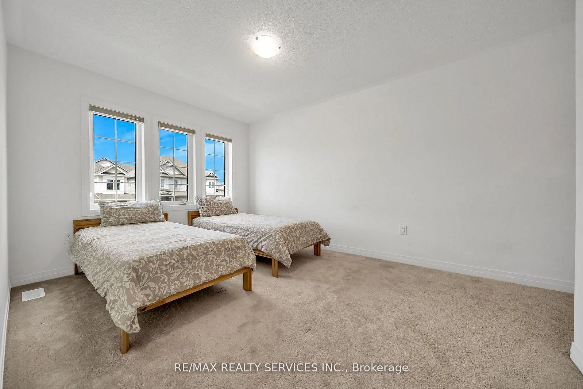 Photo 22 of 104 Sagewood Avenue, Barrie, Rural Barrie Southeast — HOMEH