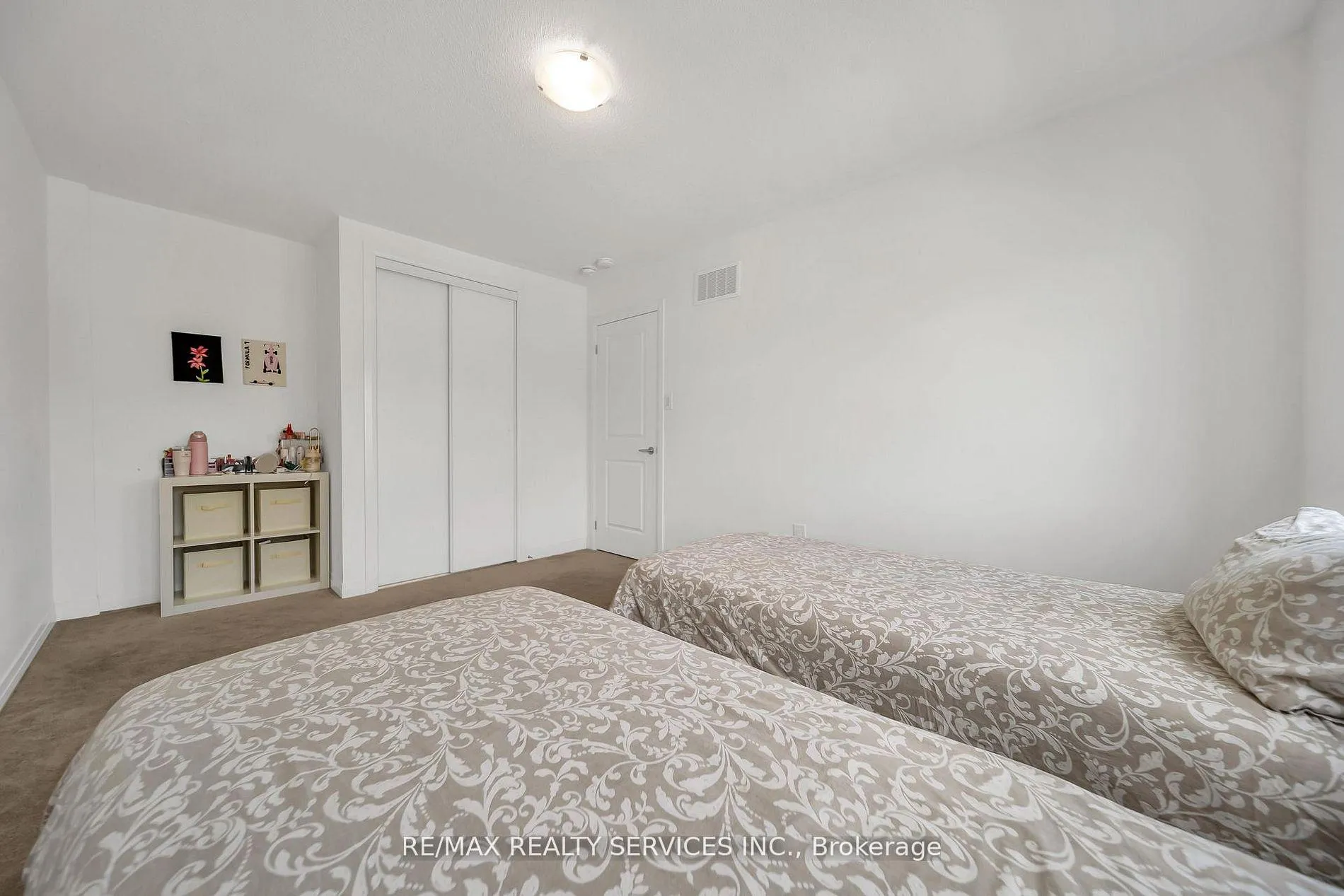 Photo 23 of 104 Sagewood Avenue, Barrie, Rural Barrie Southeast — HOMEH