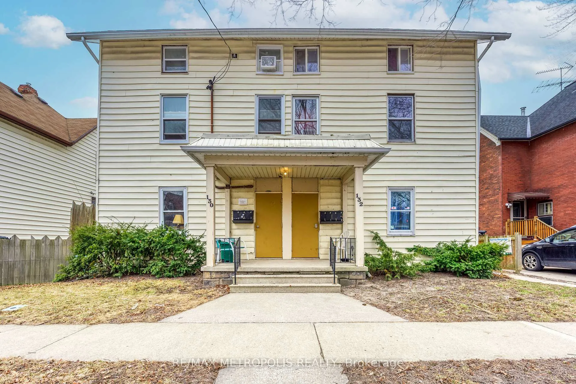 Photo 1 of Unit 2, 132 Forsyth Street S, Sarnia — HOMEH