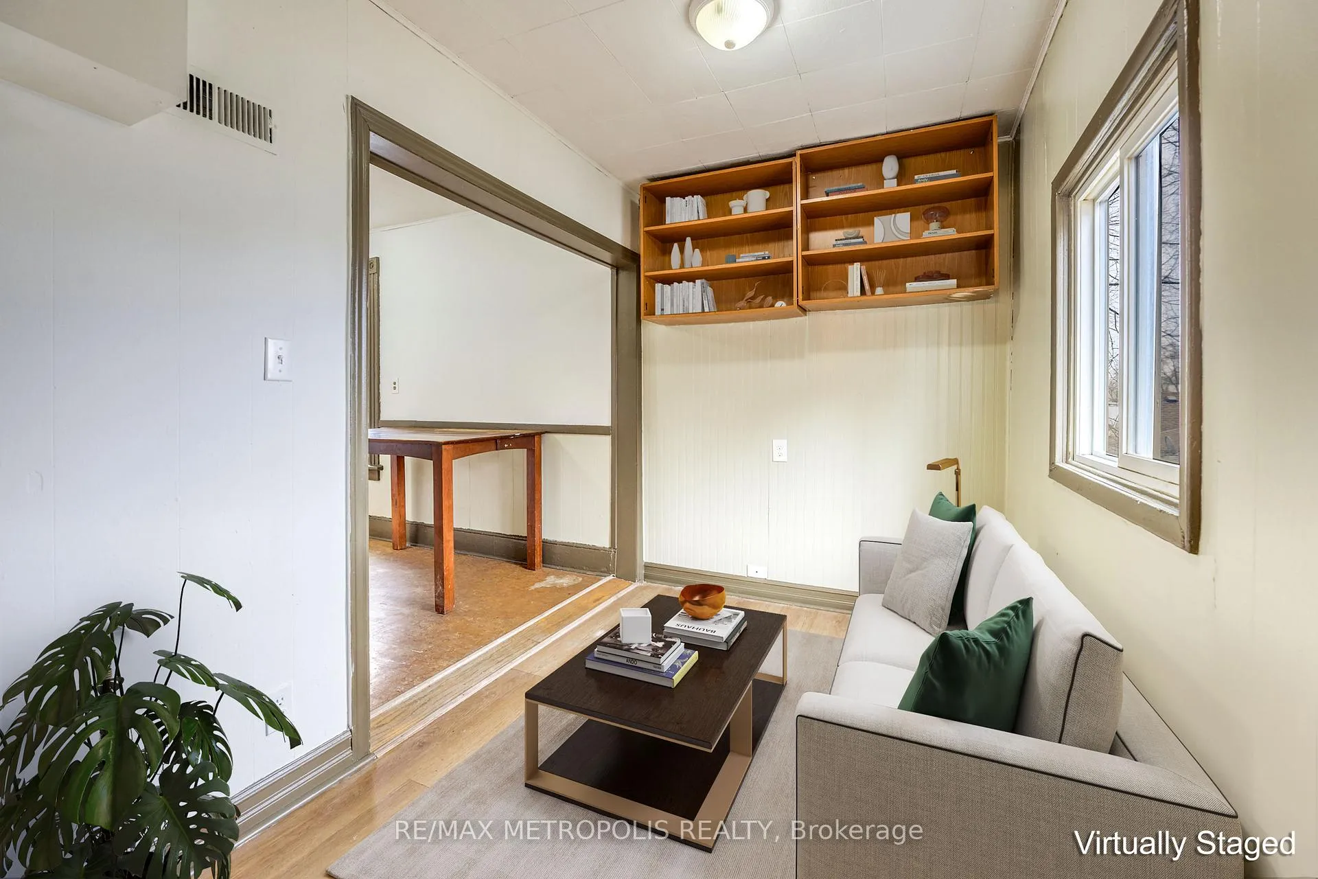 Photo 8 of Unit 2, 132 Forsyth Street S, Sarnia — HOMEH