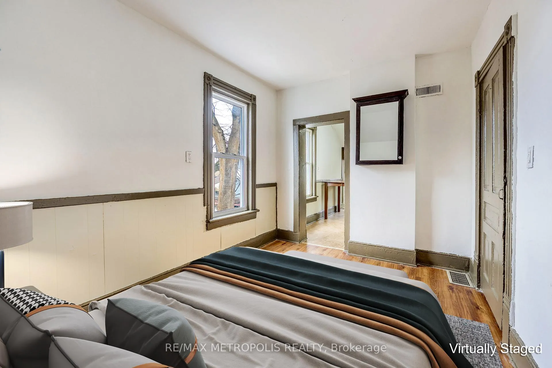 Photo 11 of Unit 2, 132 Forsyth Street S, Sarnia — HOMEH
