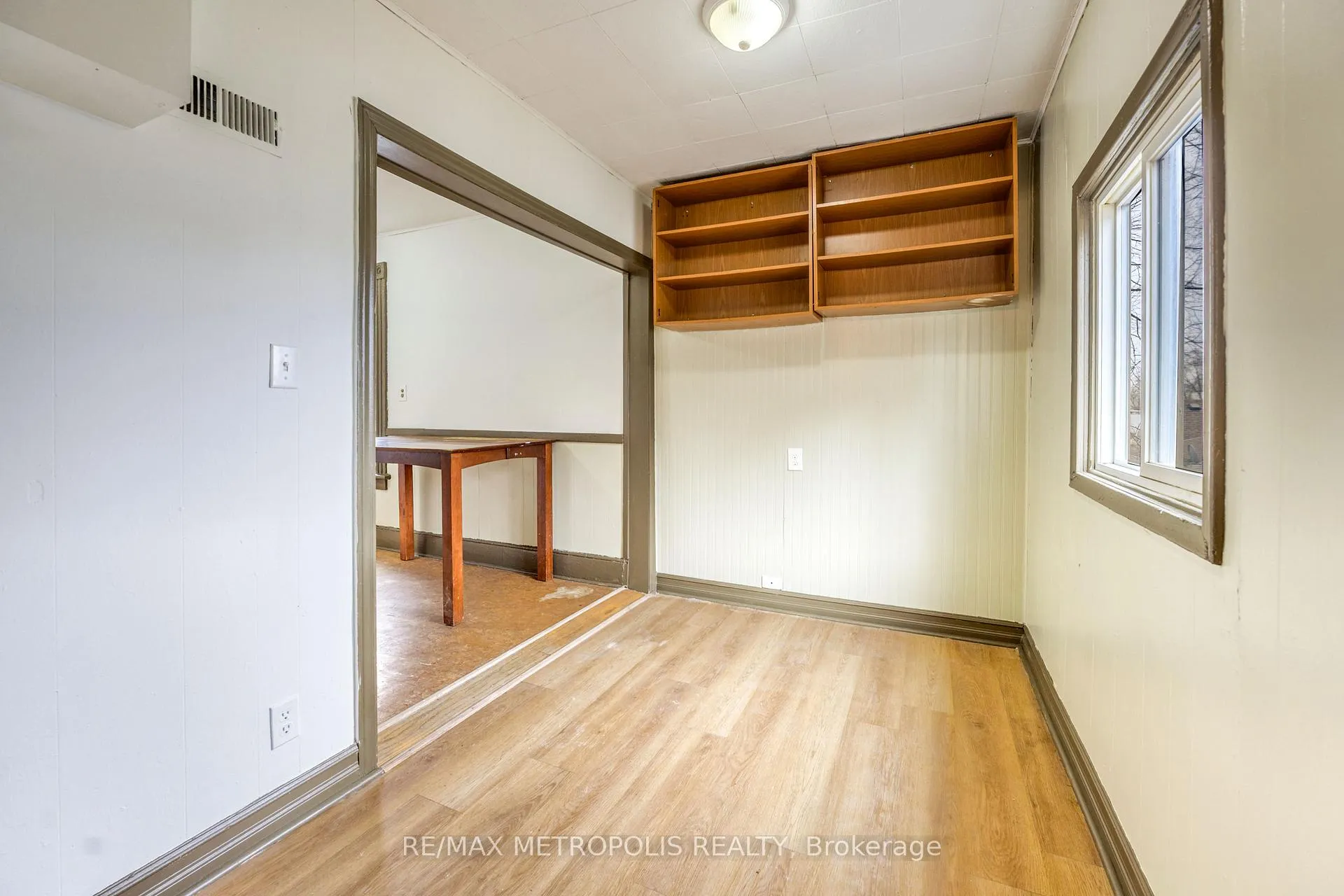 Photo 14 of Unit 2, 132 Forsyth Street S, Sarnia — HOMEH
