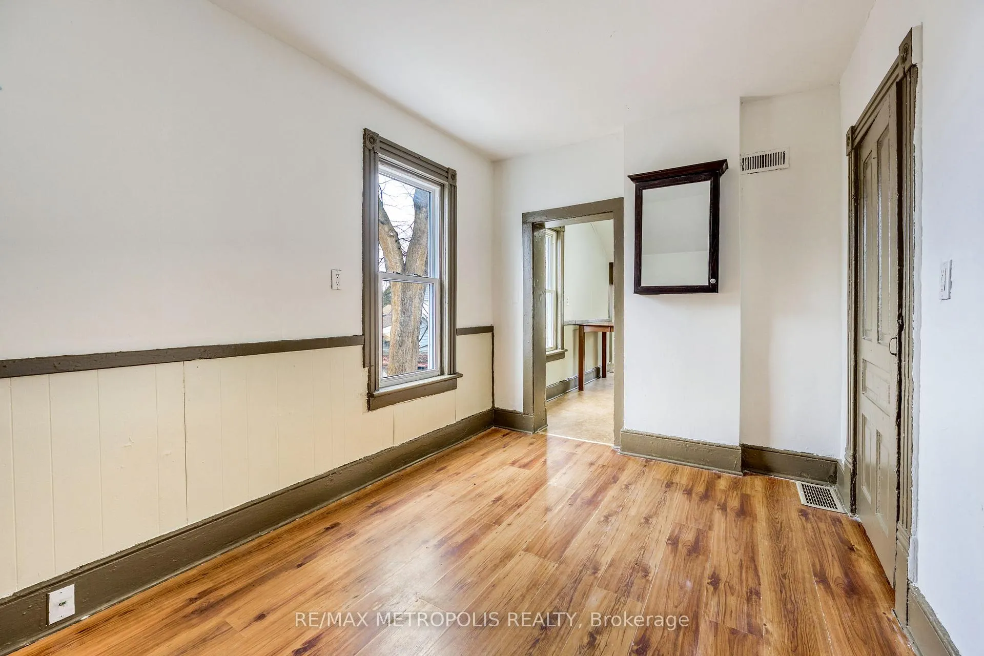 Photo 18 of Unit 2, 132 Forsyth Street S, Sarnia — HOMEH