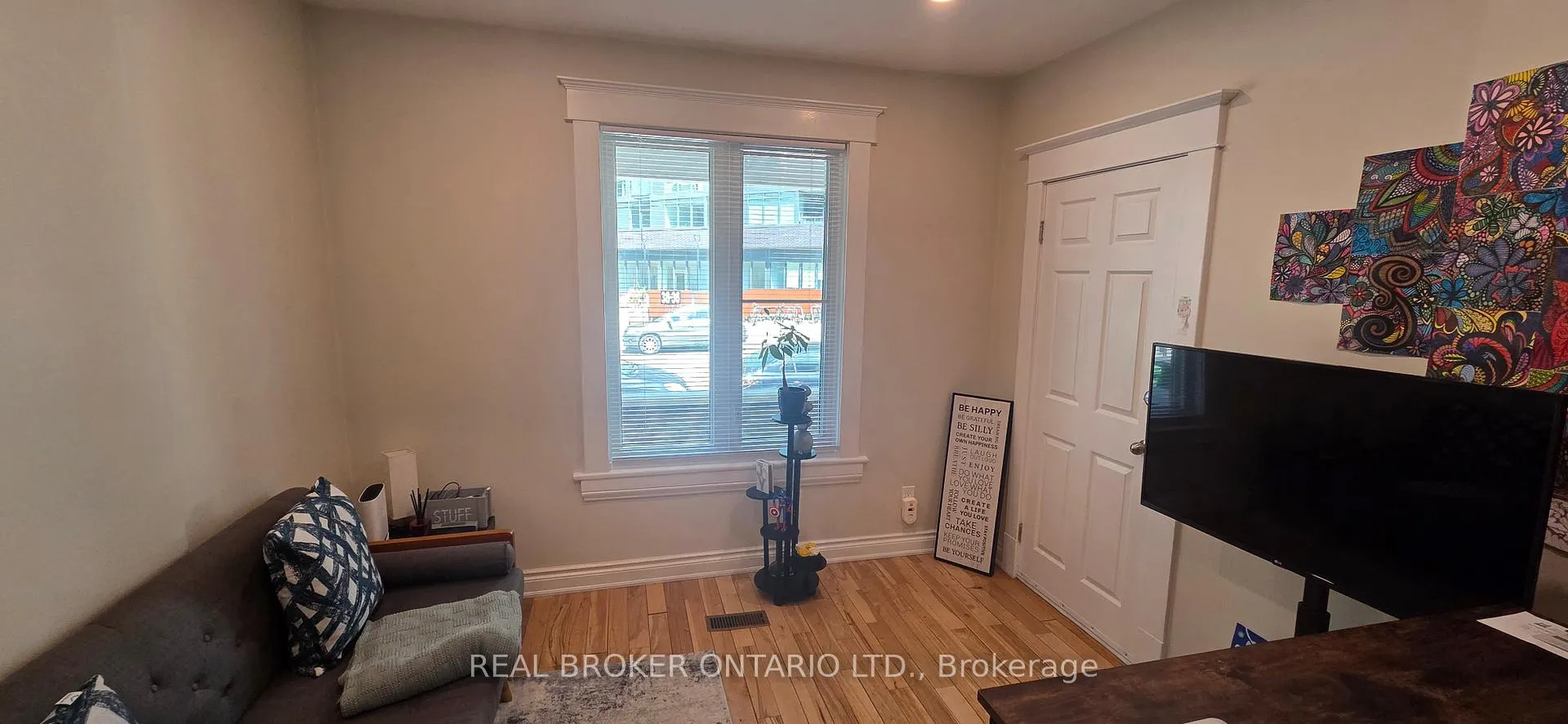 Photo 5 of 17 Howard Park Avenue, Toronto, Roncesvalles — HOMEH