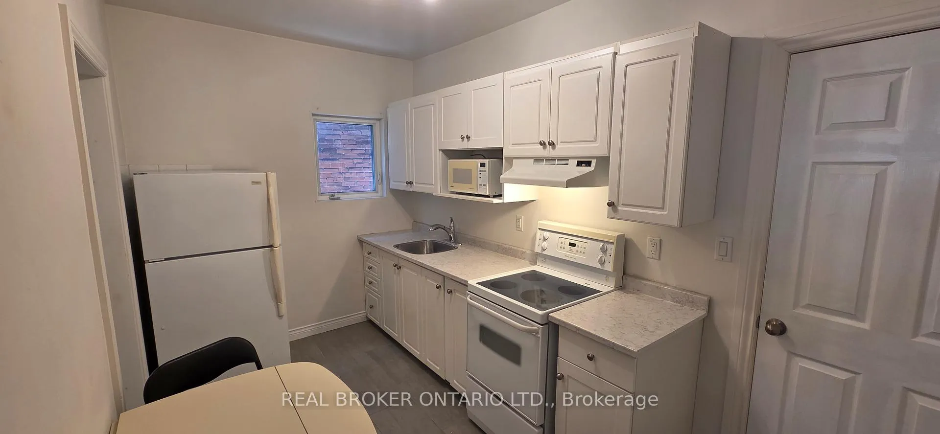 Photo 11 of 17 Howard Park Avenue, Toronto, Roncesvalles — HOMEH