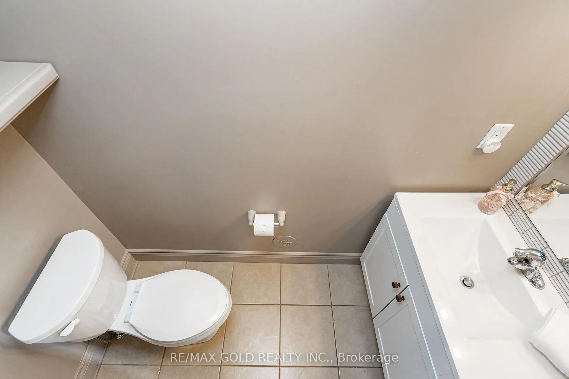 Photo 15 of 84 Vanhorne Close, Brampton, Northwest Brampton — HOMEH