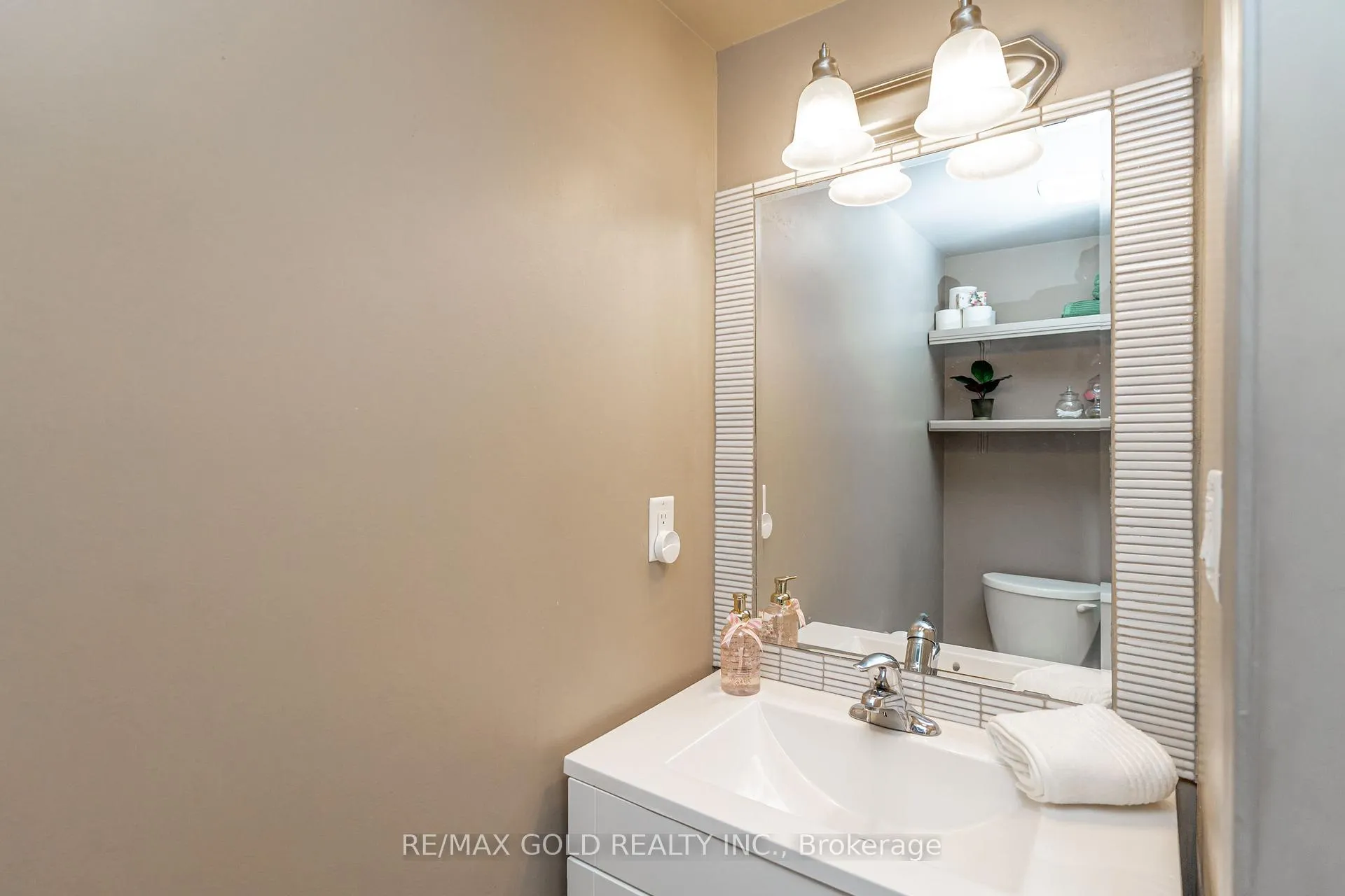 Photo 16 of 84 Vanhorne Close, Brampton, Northwest Brampton — HOMEH
