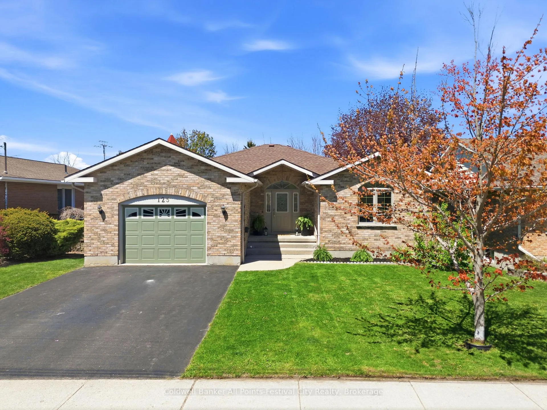 Photo 1 of 125 Picton Street E, Goderich, Goderich (Town) — HOMEH