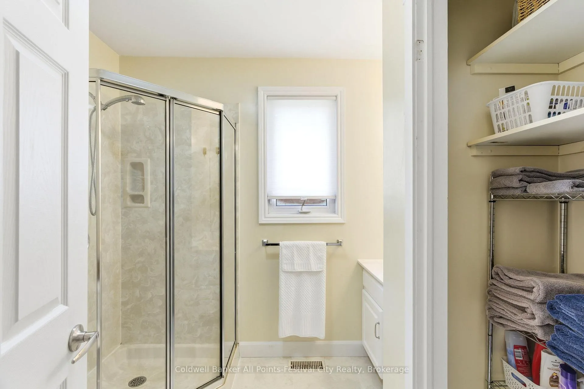 Photo 15 of 125 Picton Street E, Goderich, Goderich (Town) — HOMEH
