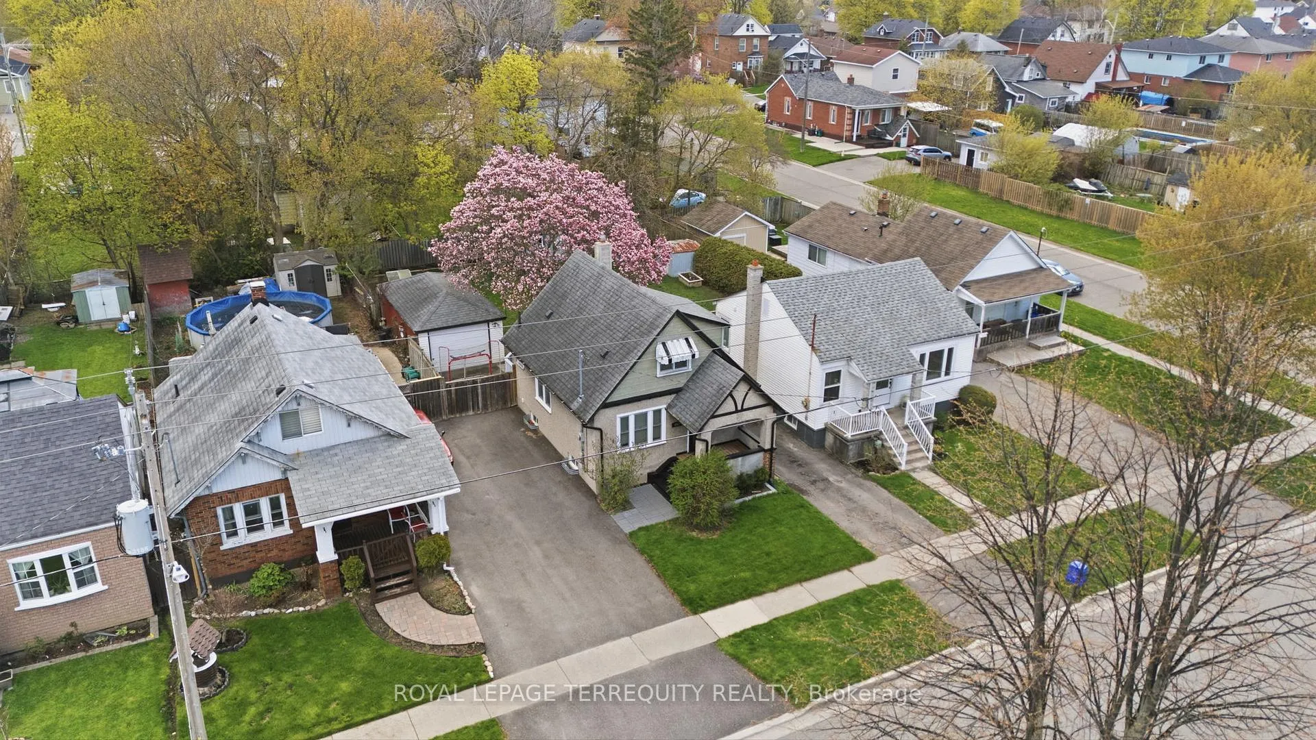 Photo 1 of 253 Oshawa Boulevard S, Oshawa, Central — HOMEH