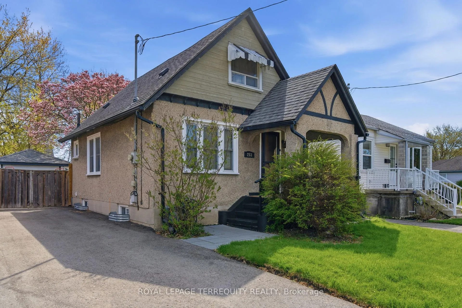 Photo 7 of 253 Oshawa Boulevard S, Oshawa, Central — HOMEH