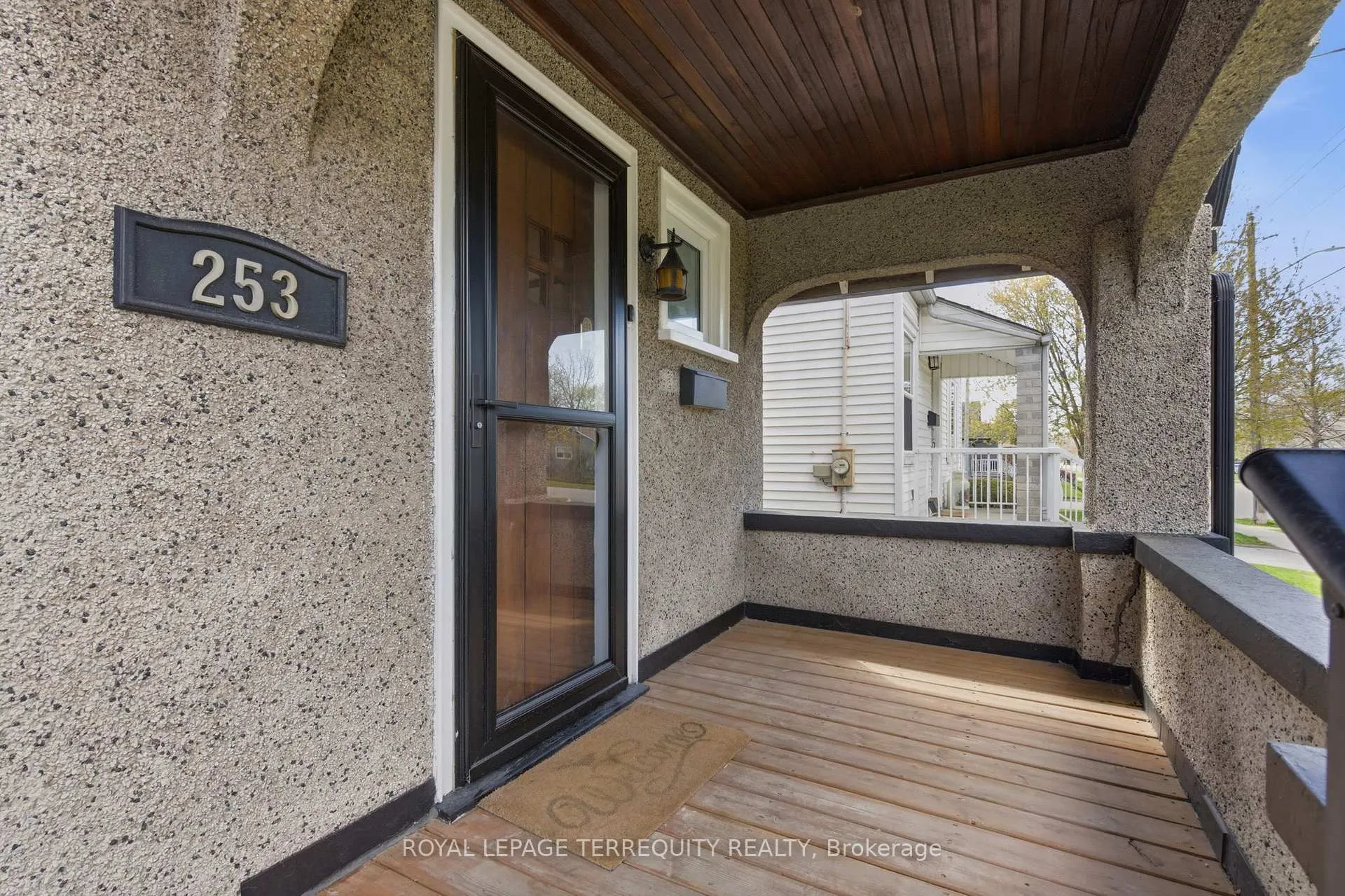 Photo 9 of 253 Oshawa Boulevard S, Oshawa, Central — HOMEH