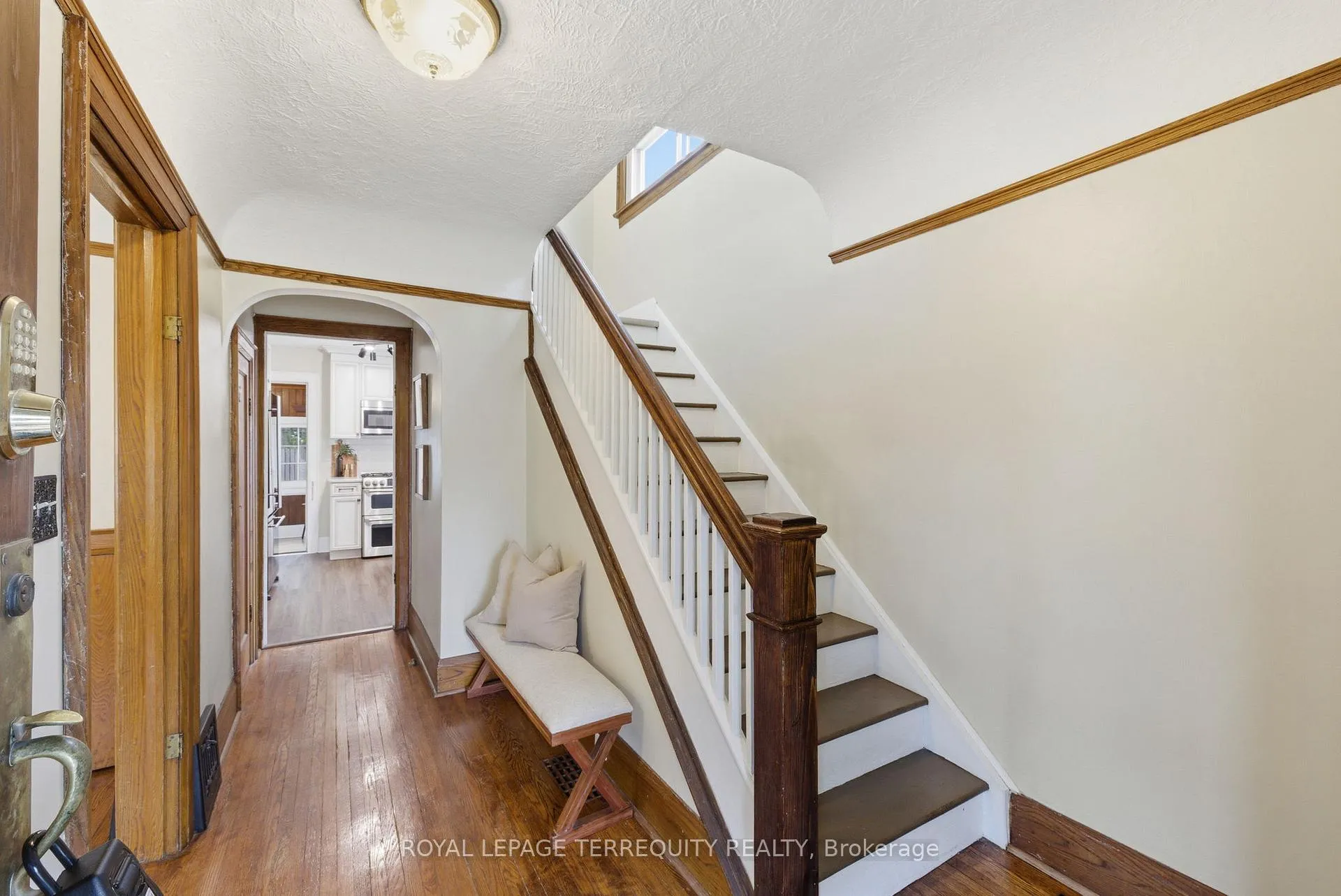 Photo 10 of 253 Oshawa Boulevard S, Oshawa, Central — HOMEH