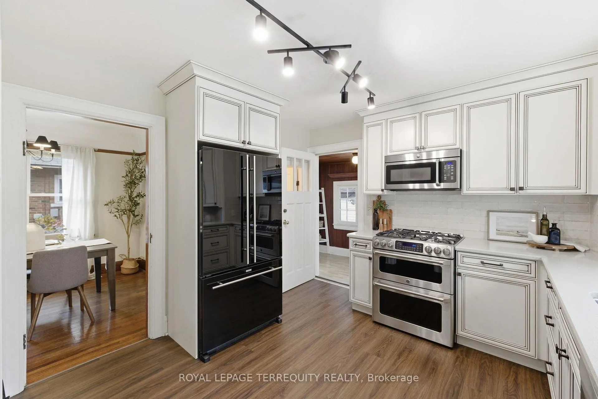 Photo 21 of 253 Oshawa Boulevard S, Oshawa, Central — HOMEH