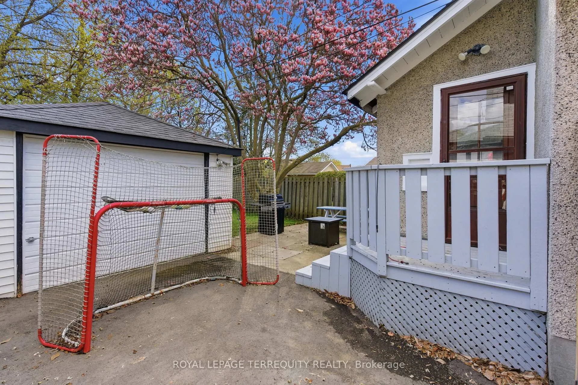 Photo 35 of 253 Oshawa Boulevard S, Oshawa, Central — HOMEH