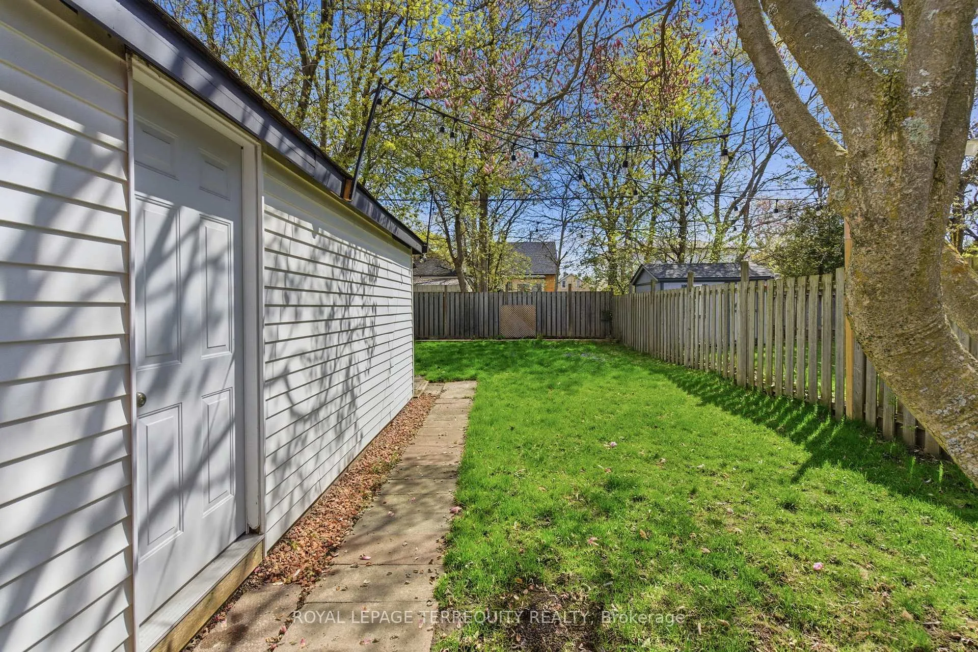Photo 38 of 253 Oshawa Boulevard S, Oshawa, Central — HOMEH