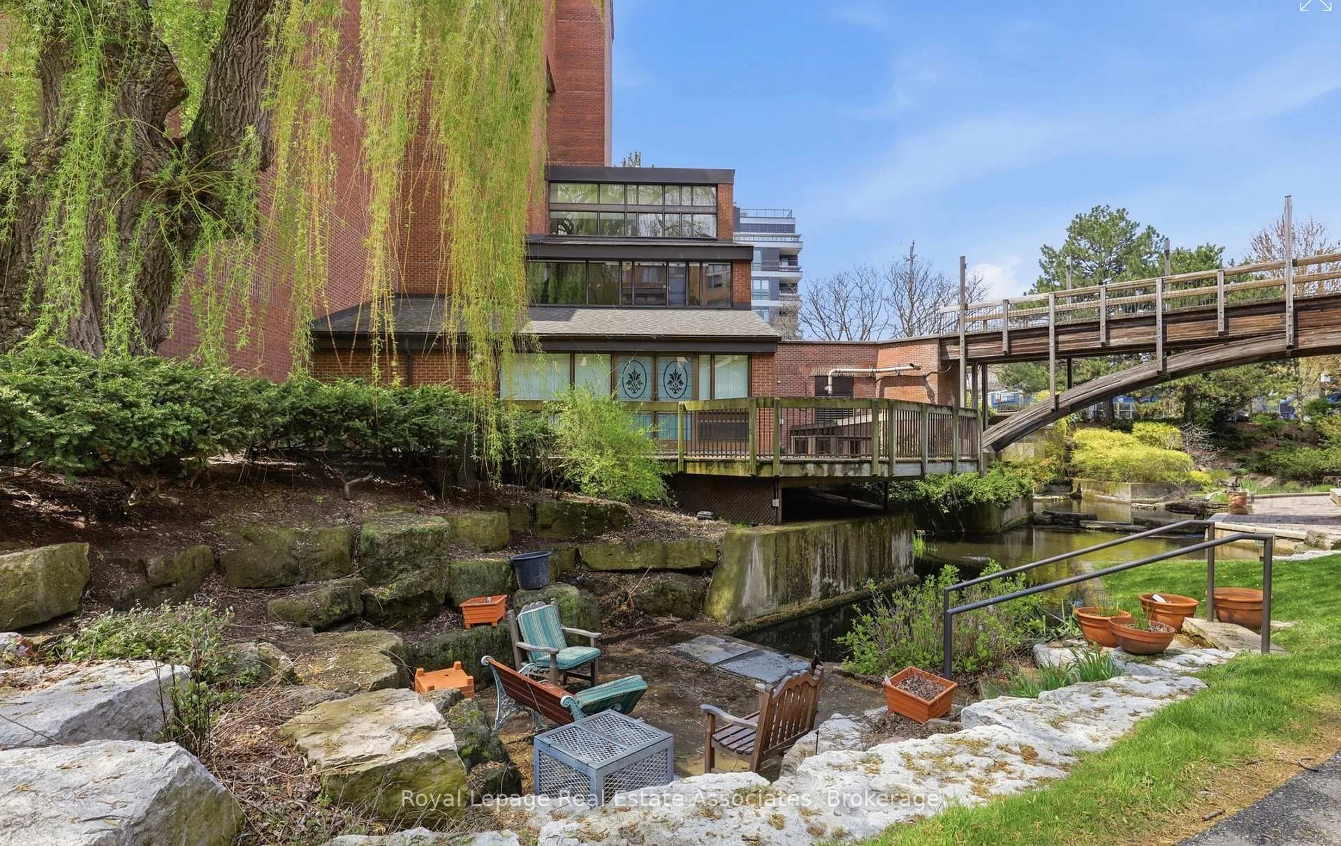Photo 1 of Unit 116, 40 Sylvan Valley Way, Toronto, Bedford Park-Nortown — HOMEH
