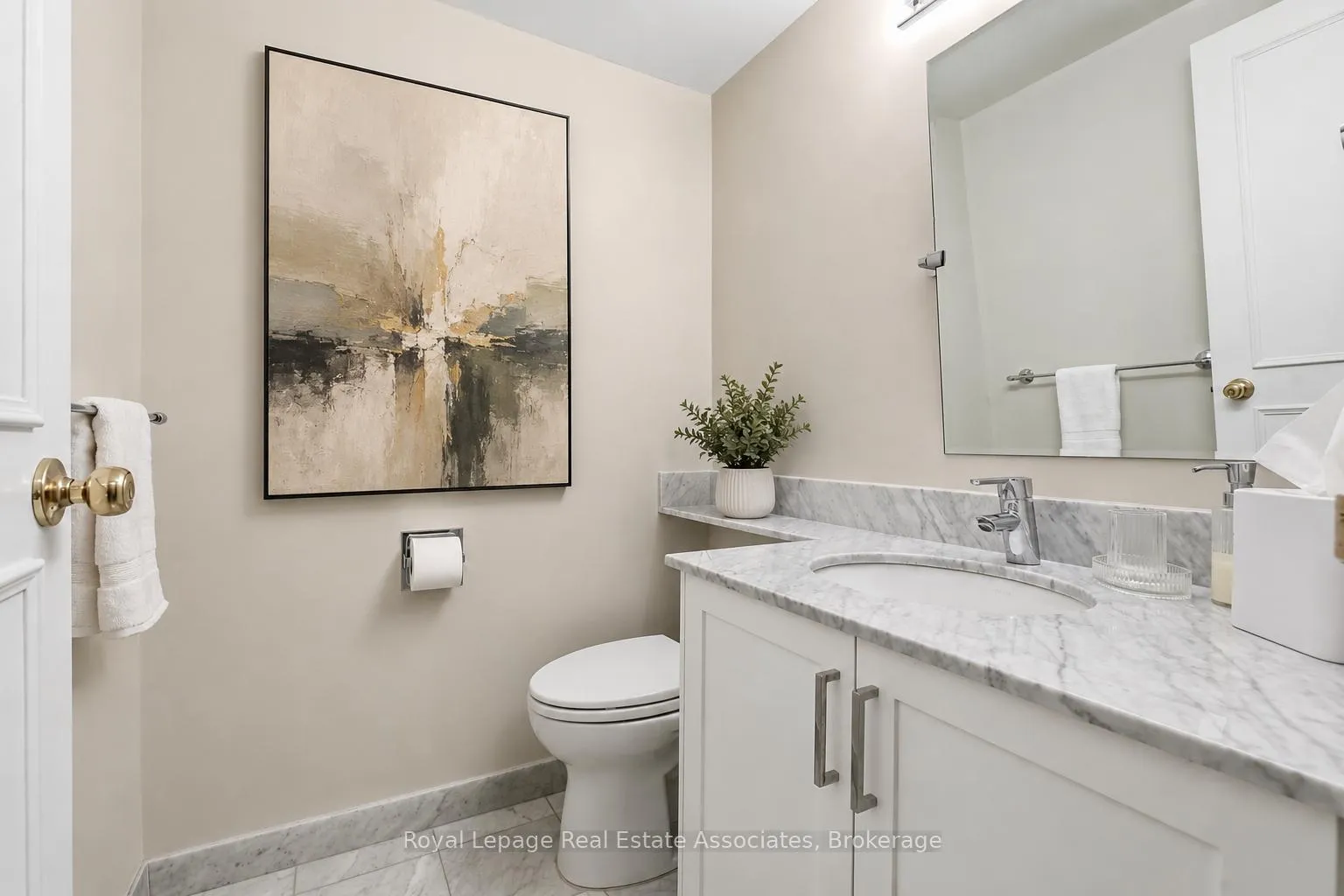 Photo 5 of Unit 116, 40 Sylvan Valley Way, Toronto, Bedford Park-Nortown — HOMEH