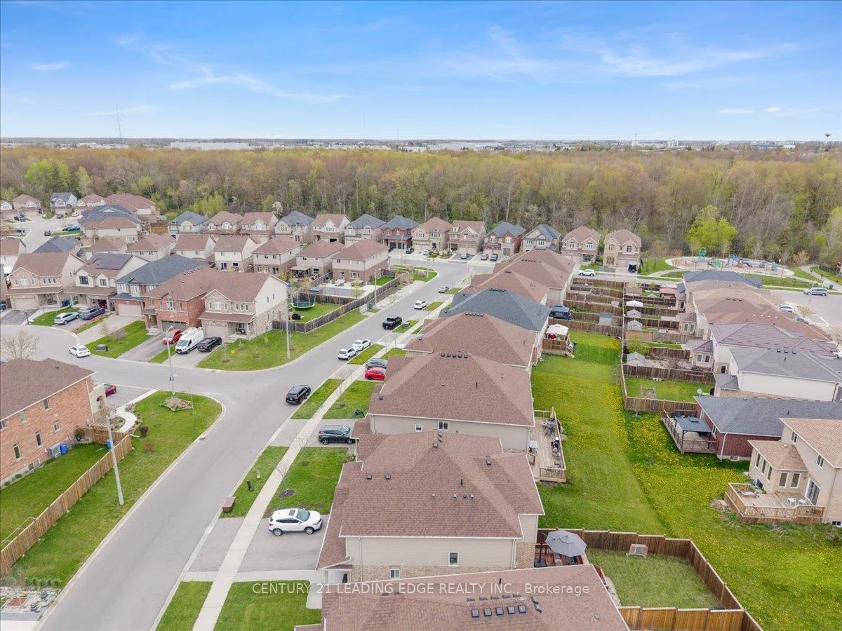 Photo 29 of 28 Drone Crescent, Guelph, Willow West/Sugarbush/West Acres — HOMEH