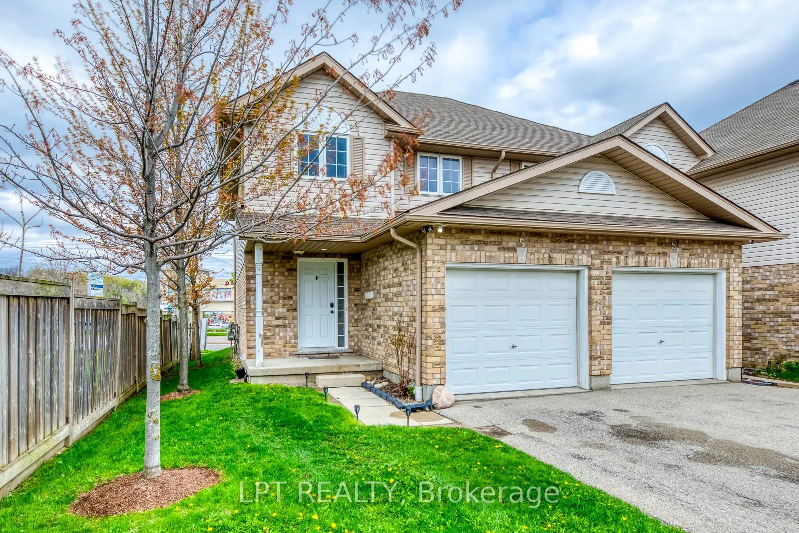 Photo 3 of Unit 6, 10 Fallowfield Drive, Kitchener, Country Hills East — HOMEH