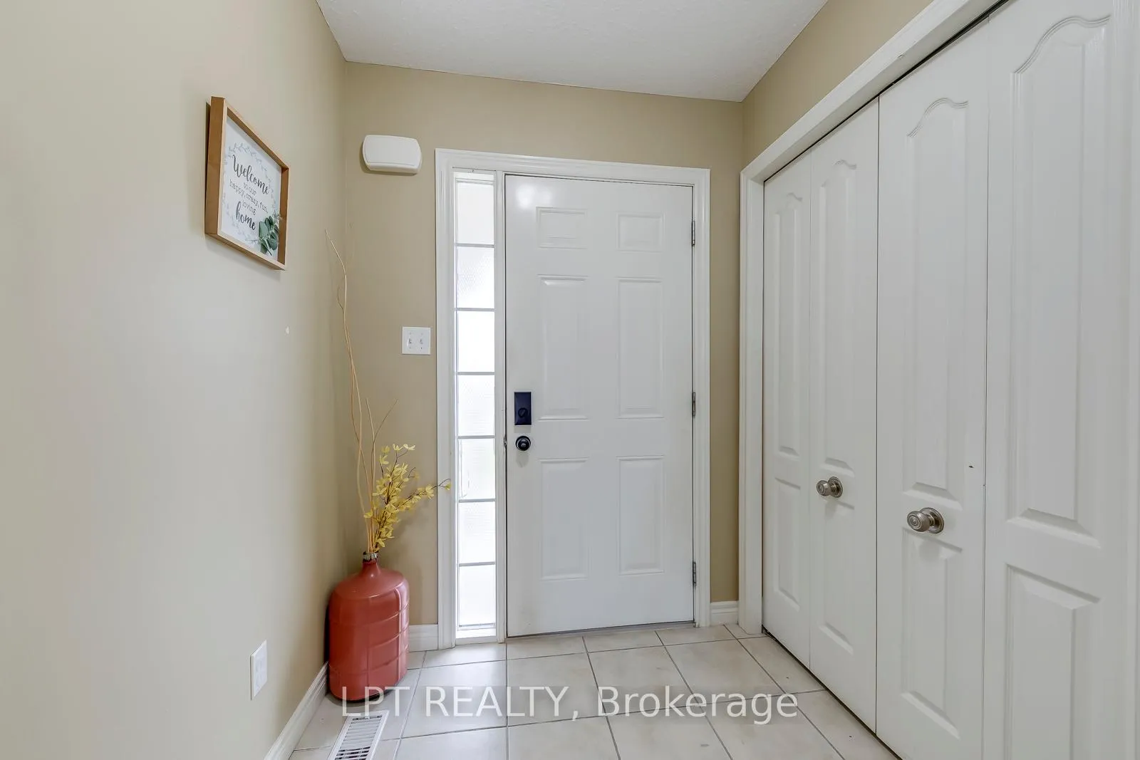 Photo 5 of Unit 6, 10 Fallowfield Drive, Kitchener, Country Hills East — HOMEH