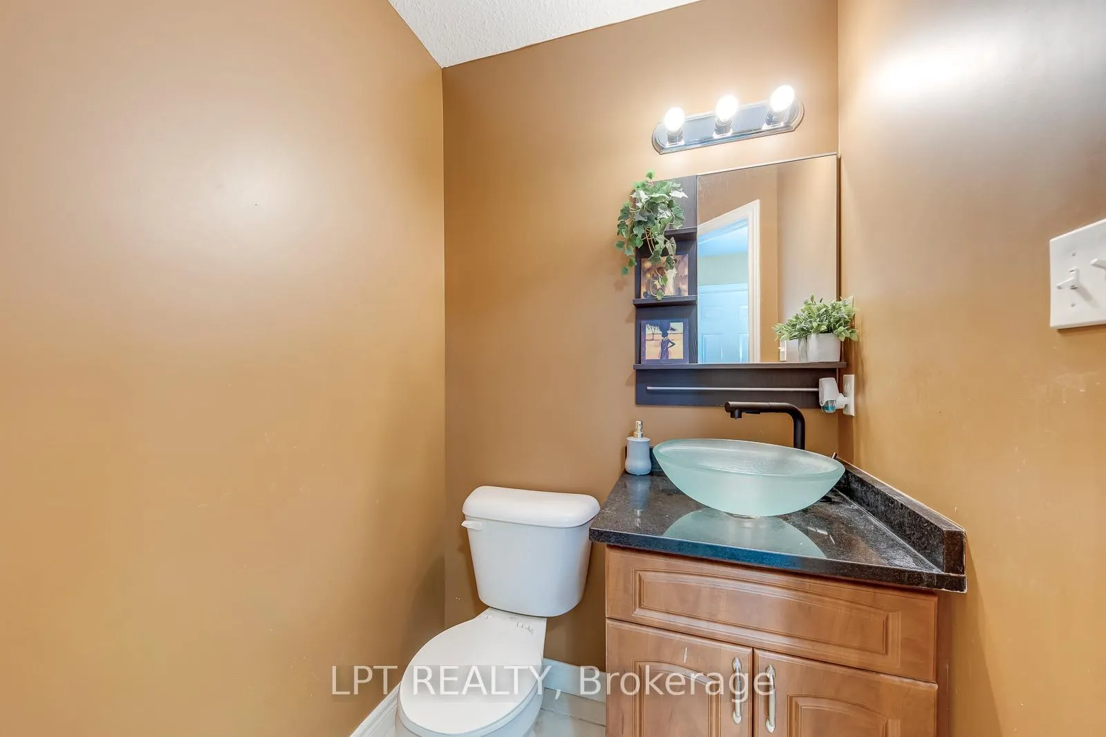 Photo 18 of Unit 6, 10 Fallowfield Drive, Kitchener, Country Hills East — HOMEH