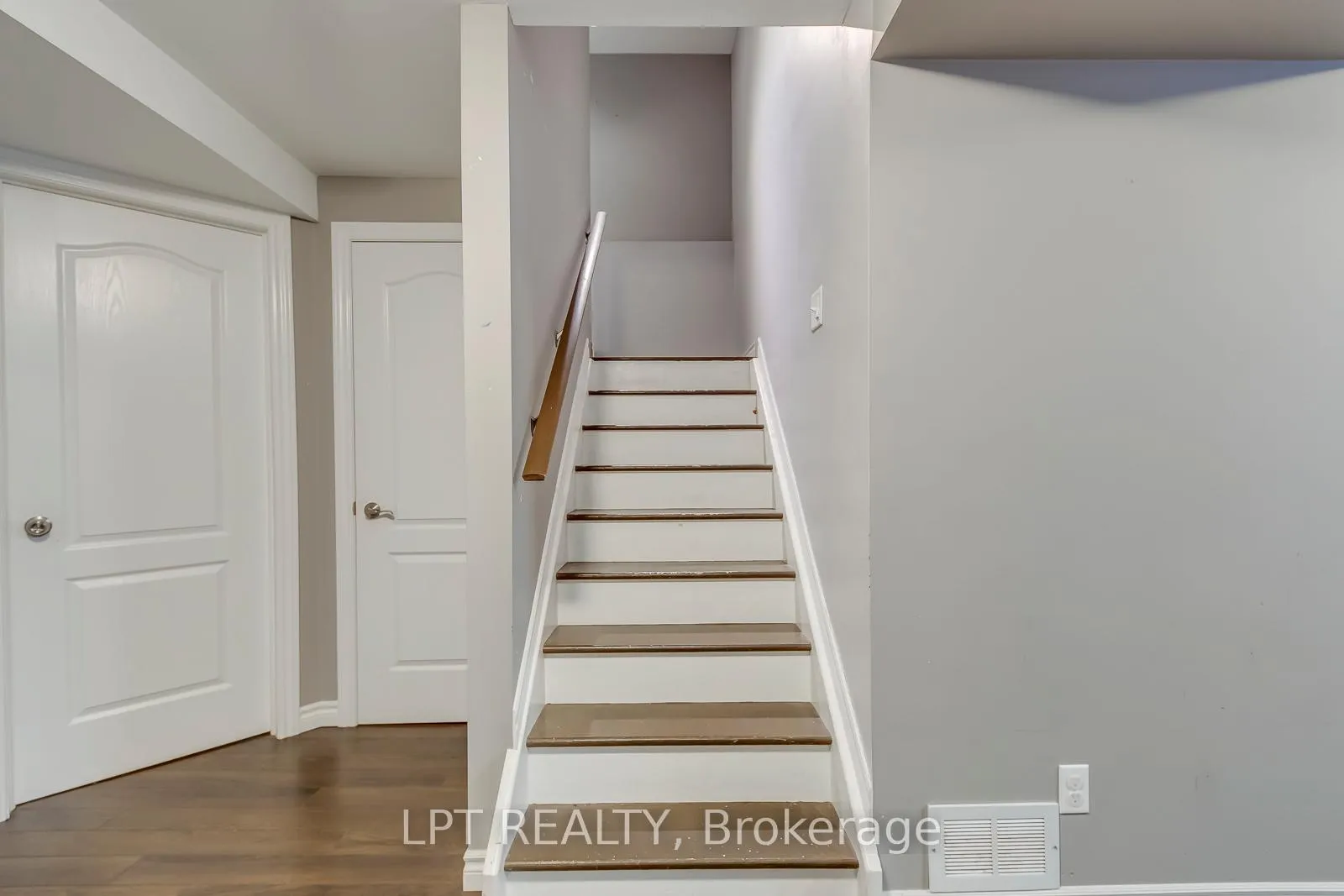Photo 32 of Unit 6, 10 Fallowfield Drive, Kitchener, Country Hills East — HOMEH