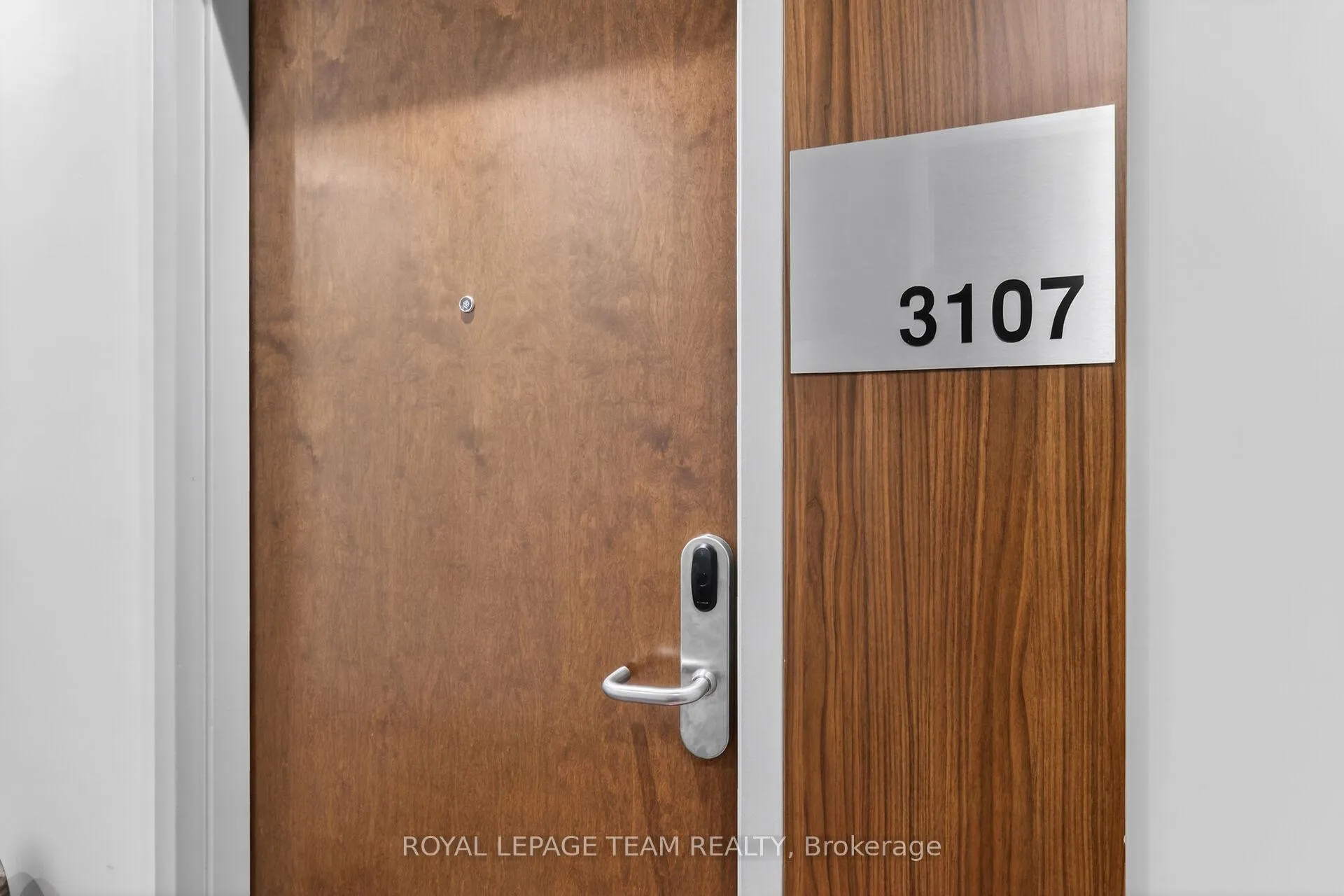 Photo 5 of Unit 1, 805 Carling Avenue, Ottawa, West Centre Town — HOMEH