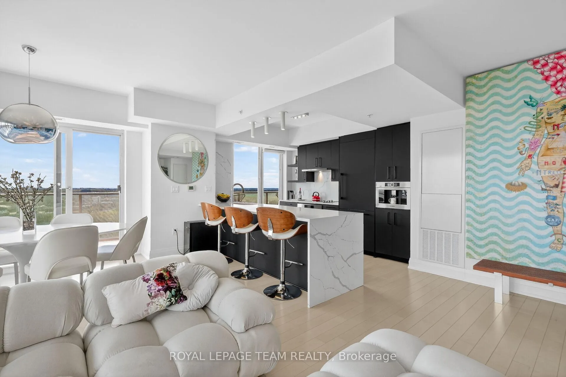 Photo 11 of Unit 1, 805 Carling Avenue, Ottawa, West Centre Town — HOMEH
