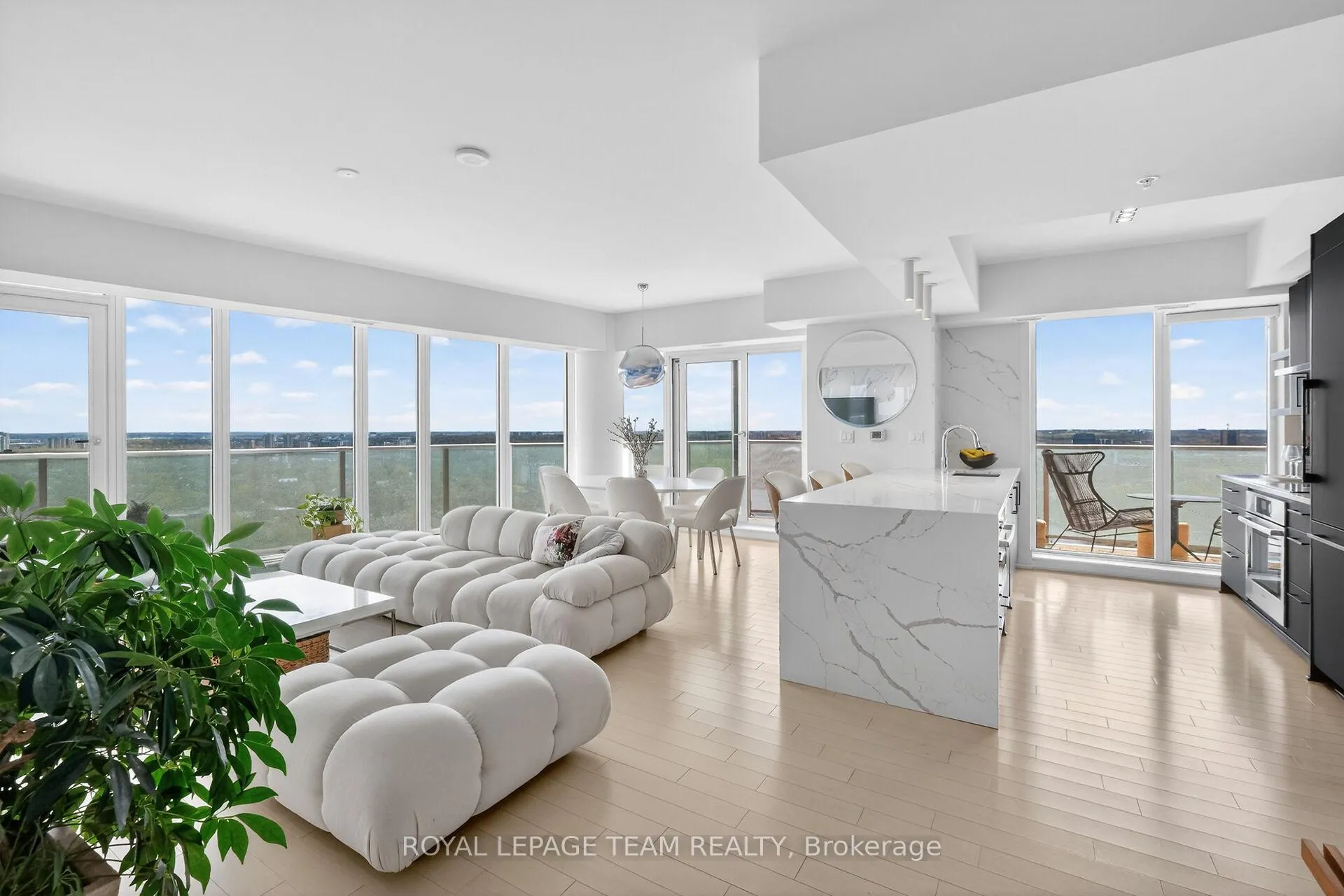 Photo 15 of Unit 1, 805 Carling Avenue, Ottawa, West Centre Town — HOMEH