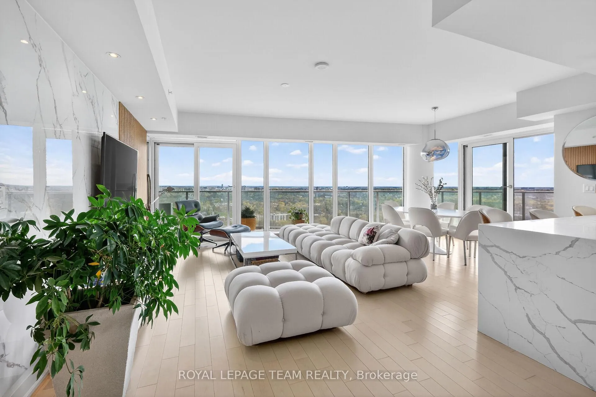 Photo 16 of Unit 1, 805 Carling Avenue, Ottawa, West Centre Town — HOMEH