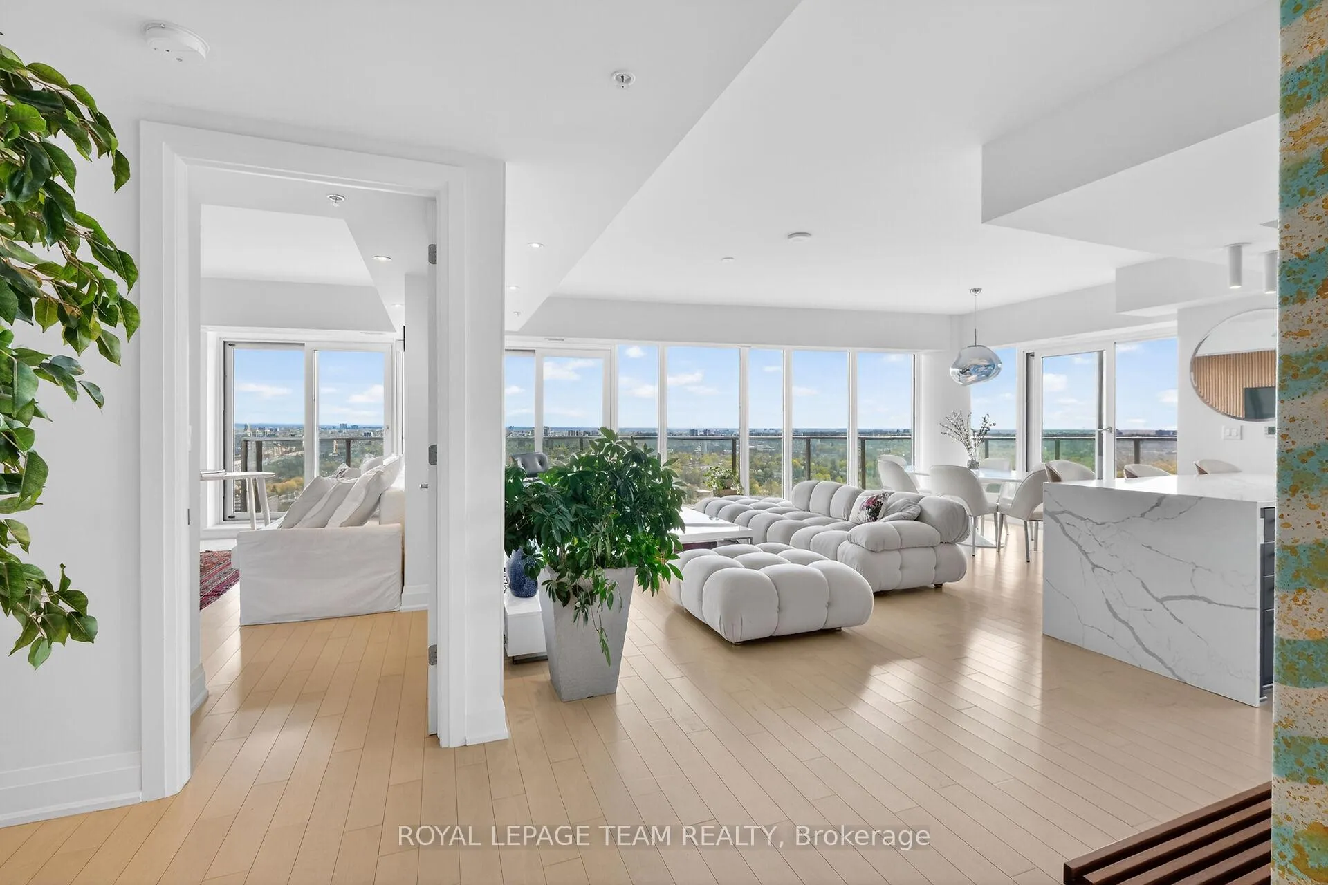 Photo 17 of Unit 1, 805 Carling Avenue, Ottawa, West Centre Town — HOMEH