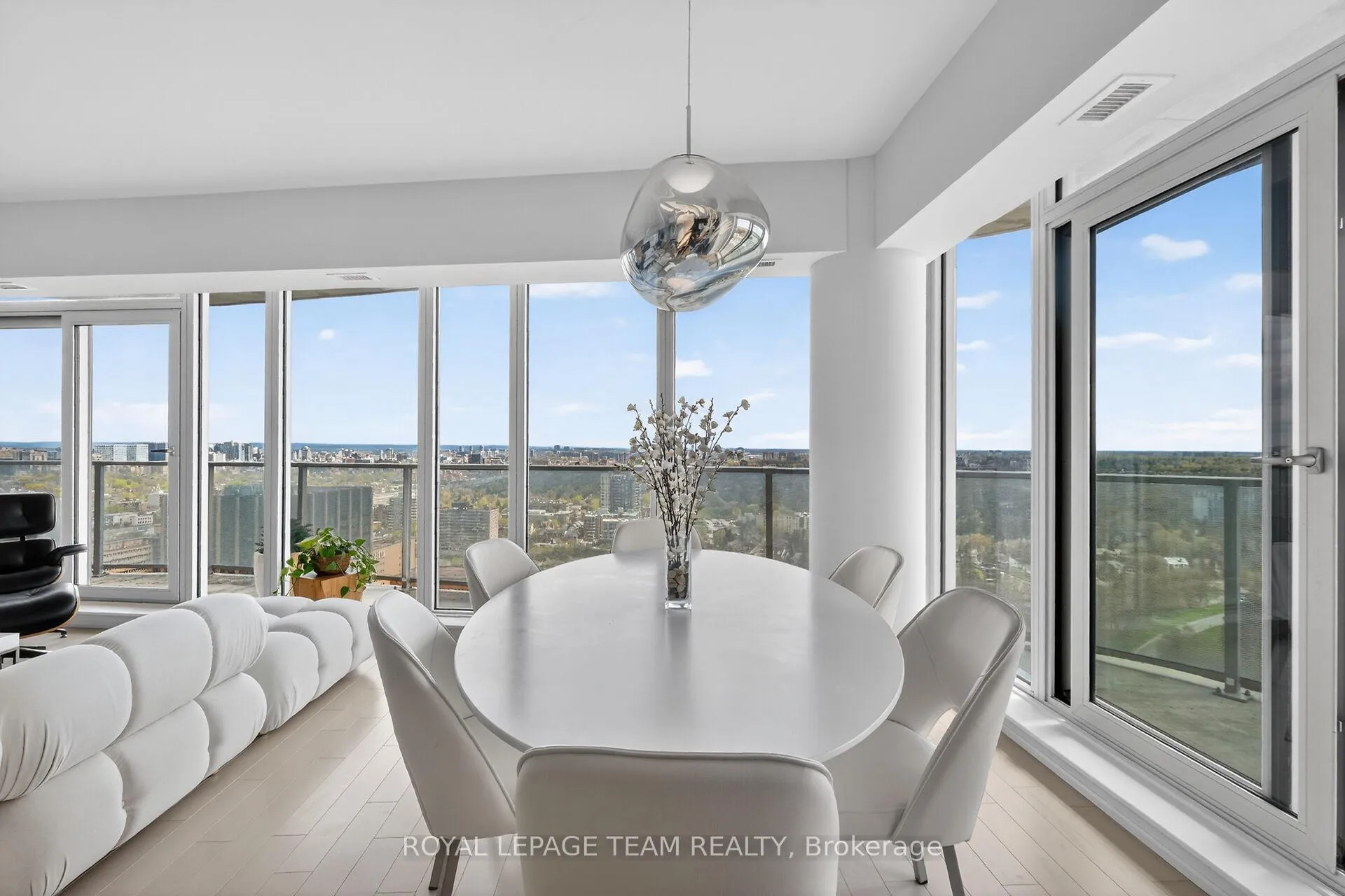 Photo 19 of Unit 1, 805 Carling Avenue, Ottawa, West Centre Town — HOMEH