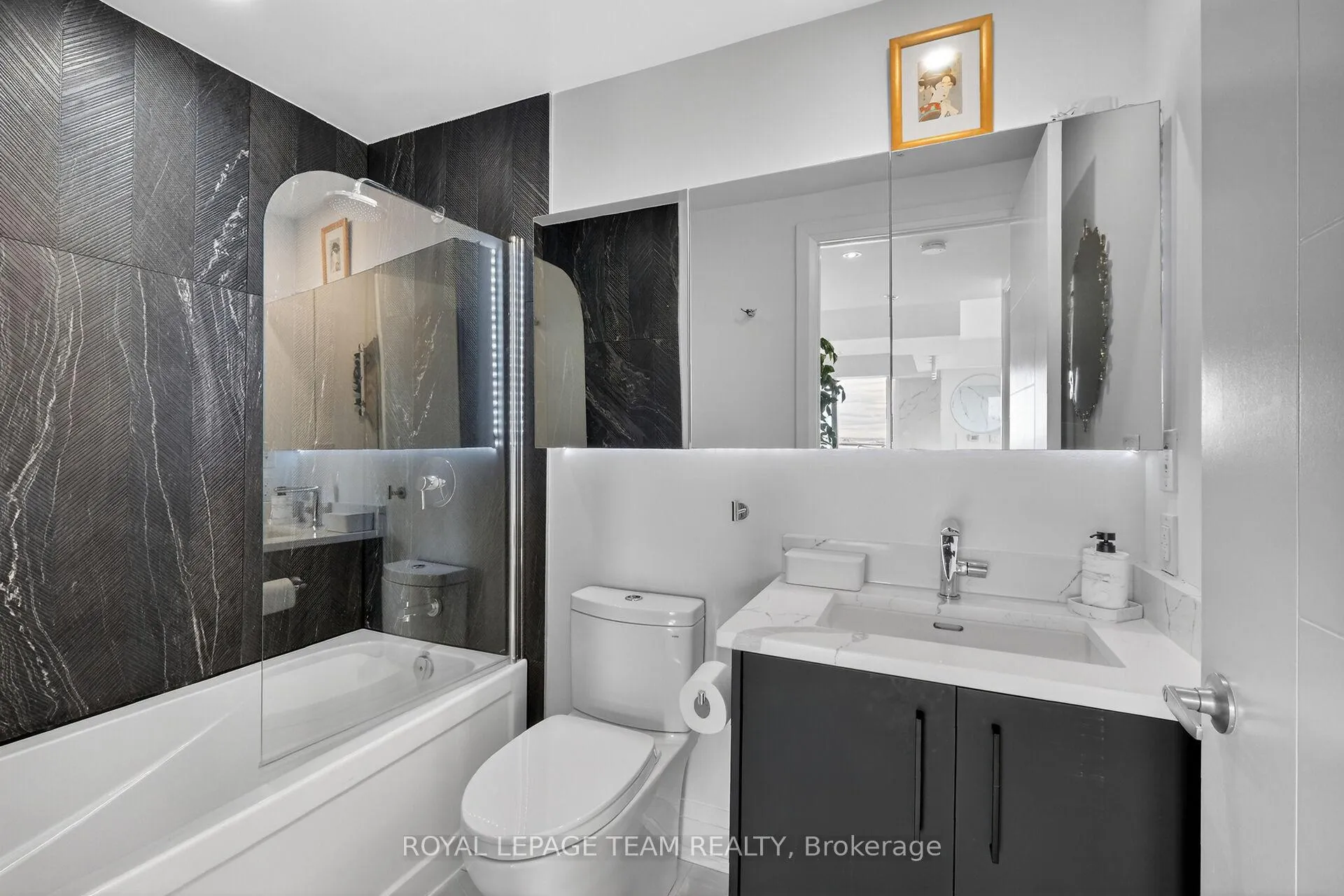 Photo 29 of Unit 1, 805 Carling Avenue, Ottawa, West Centre Town — HOMEH