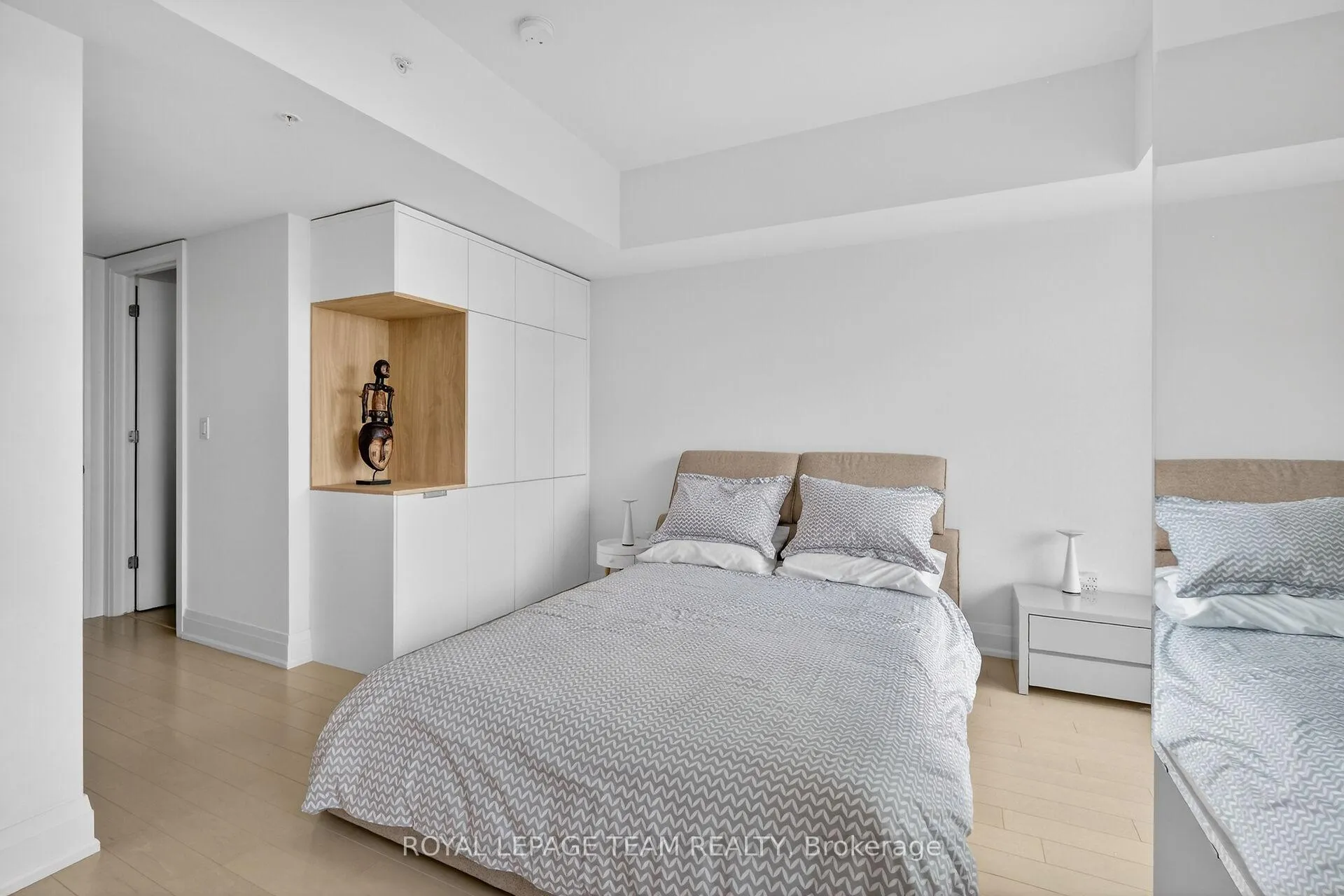 Photo 32 of Unit 1, 805 Carling Avenue, Ottawa, West Centre Town — HOMEH