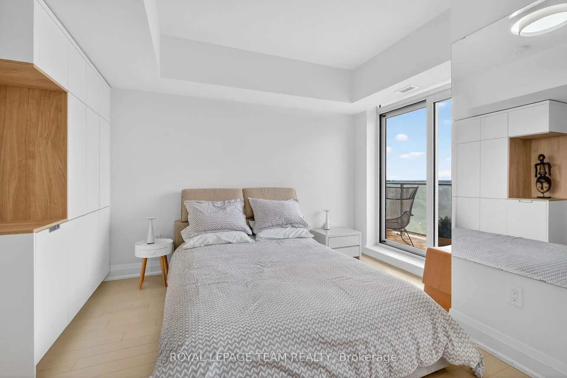 Photo 33 of Unit 1, 805 Carling Avenue, Ottawa, West Centre Town — HOMEH