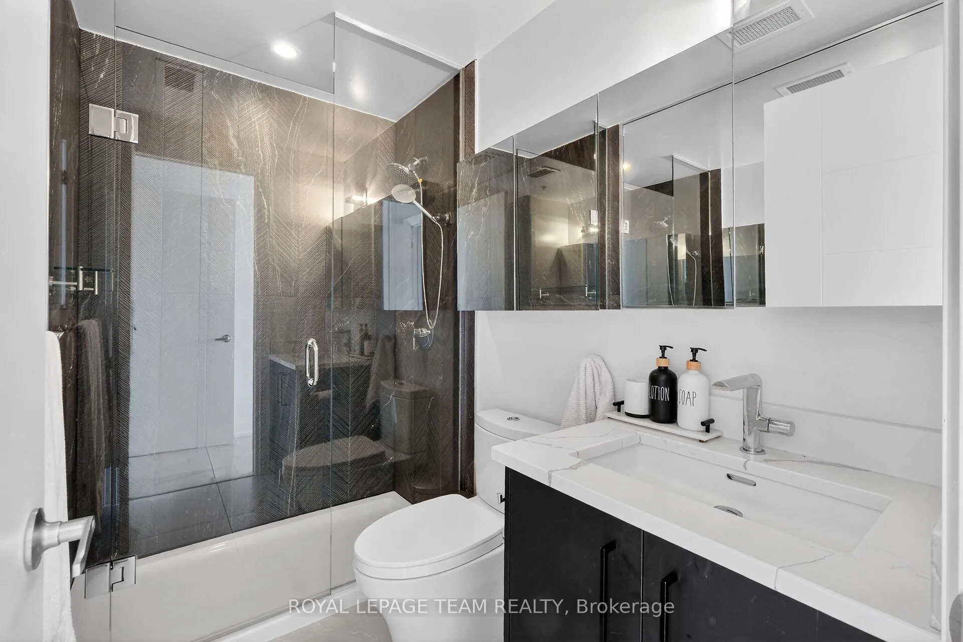 Photo 35 of Unit 1, 805 Carling Avenue, Ottawa, West Centre Town — HOMEH